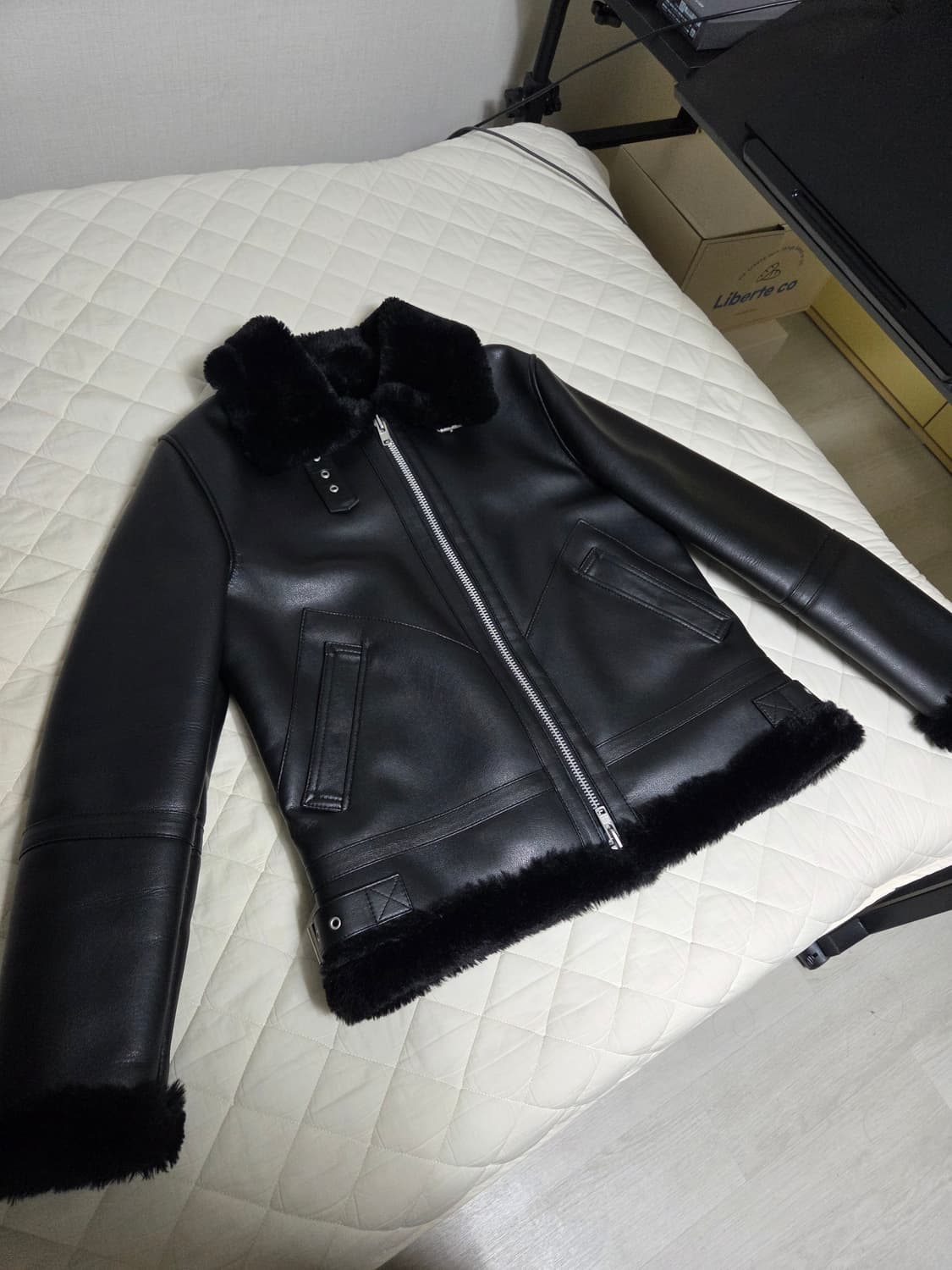 도프제이슨 솔리드 무톤 자켓 여자사이즈 1회 착용 상품이미지2