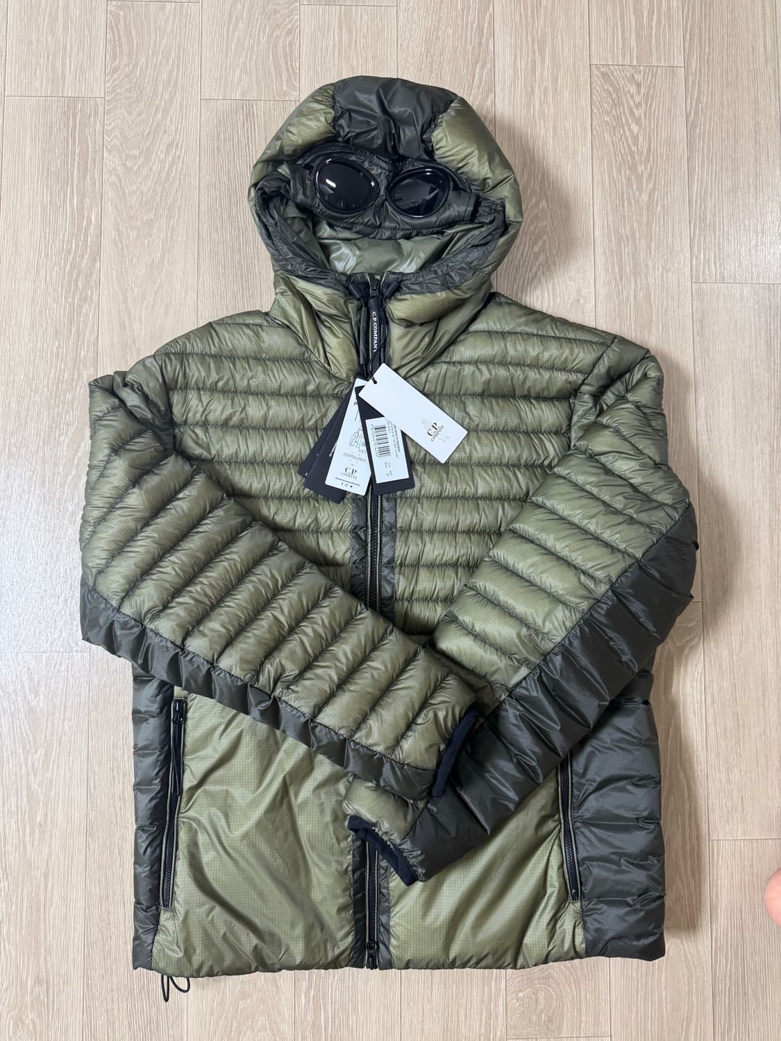 54사이즈 CP컴퍼니 디디쉘 경량 고글 패딩 점퍼 카키 상품이미지1