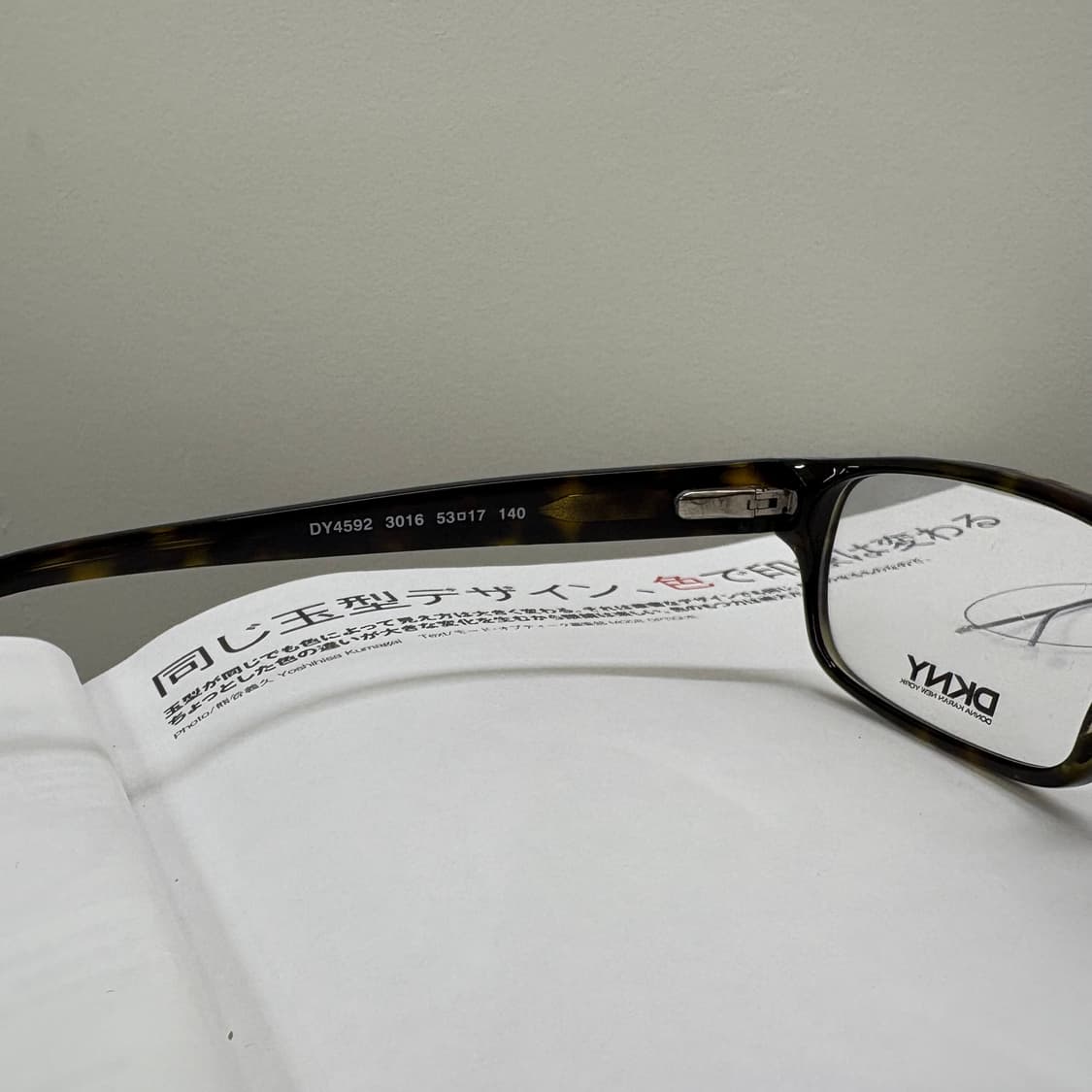 DKNY 사각 뿔테 빈티지안경 상품이미지5