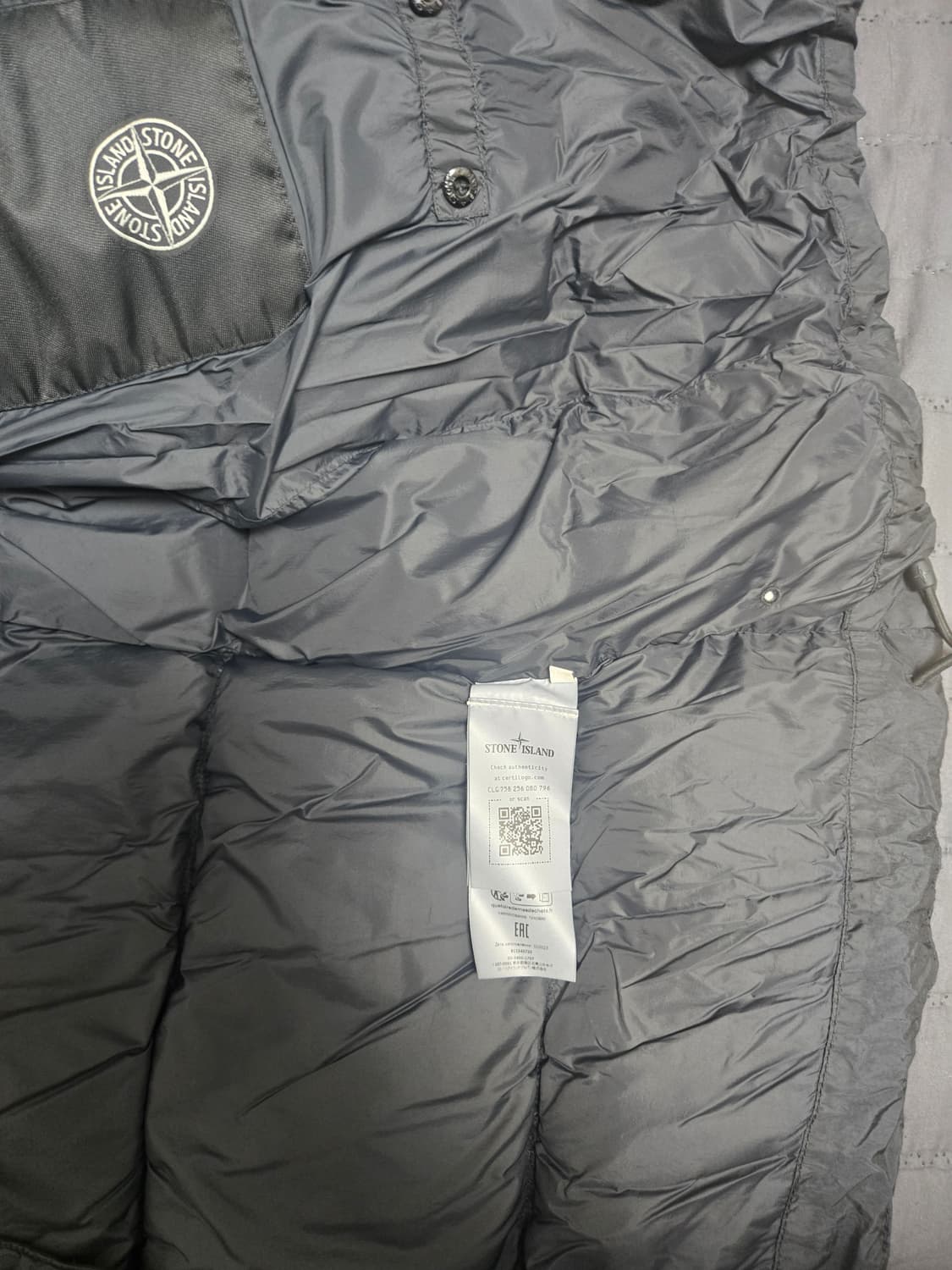 [24FW] 스톤아일랜드 크링클 나일론 패딩 후디 XL 상품이미지3