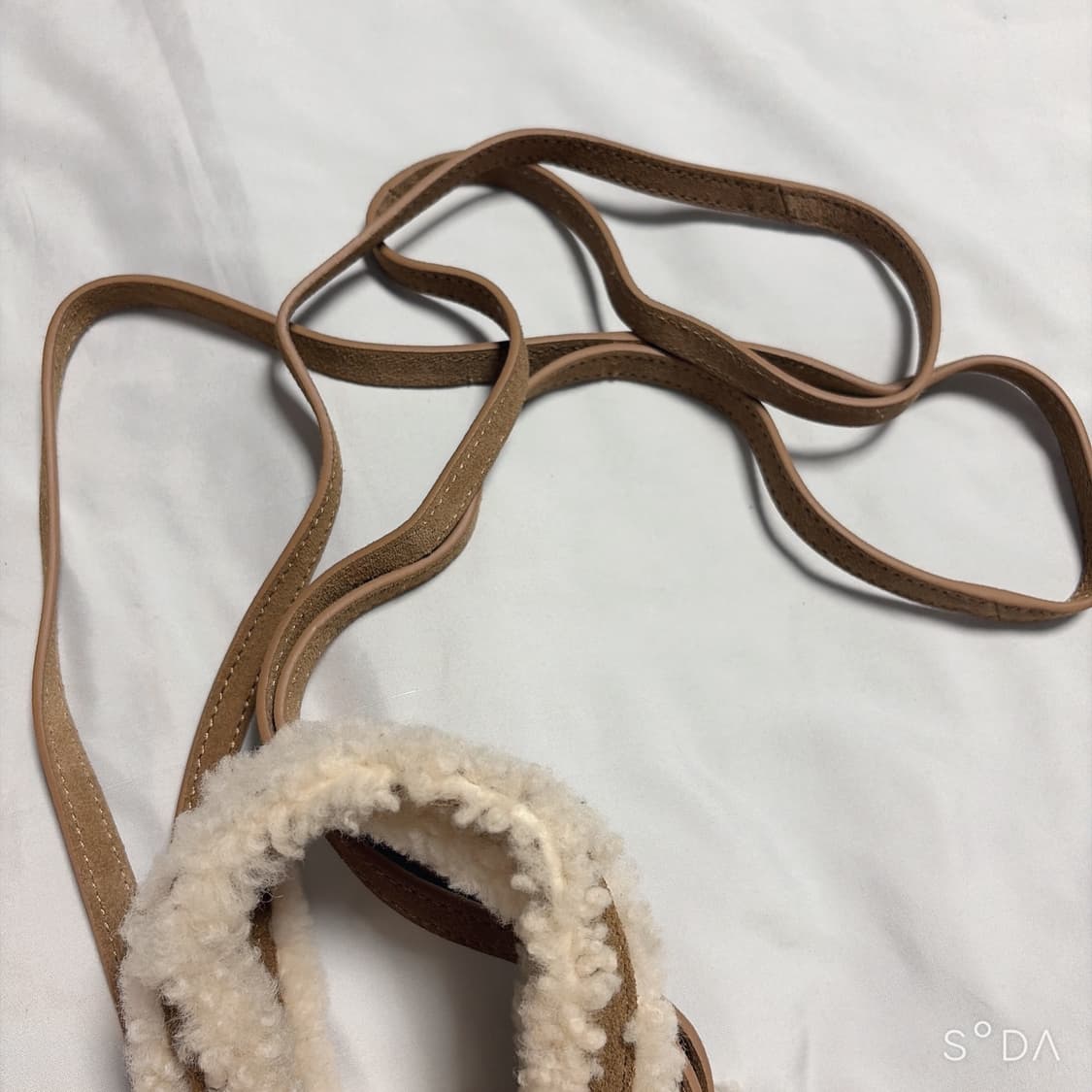 텔파 x 어그 체스트넛 미니 크로스백 상품이미지10