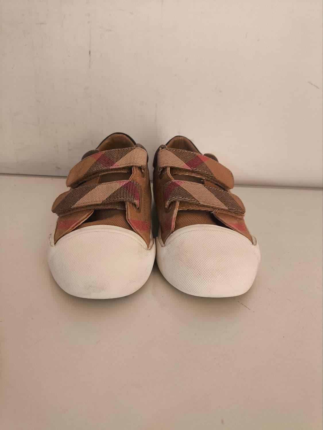 29 버버리 키즈 밸크로 스니커즈  상품이미지3