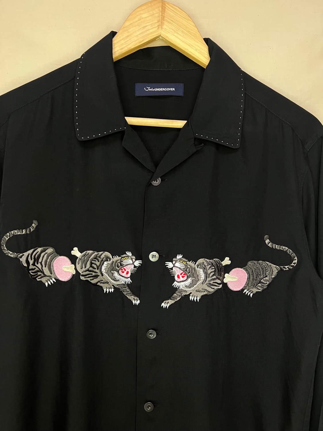 존 언더커버 타이거 엠브로이드 셔츠 상품이미지3