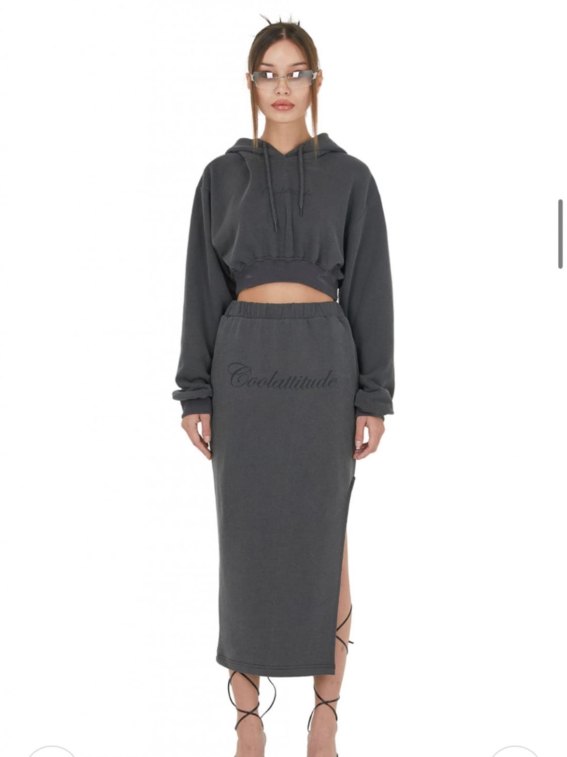 잇자바이브 쿨 에티튜드 크롭 후드 - 차콜 상품이미지2