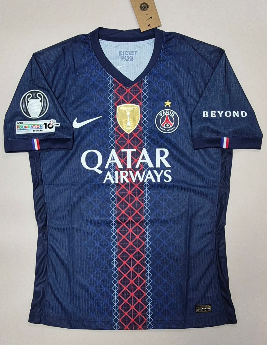 25-26 PSG 파리 홈킷 흐비차 유니폼 XL 상품이미지2