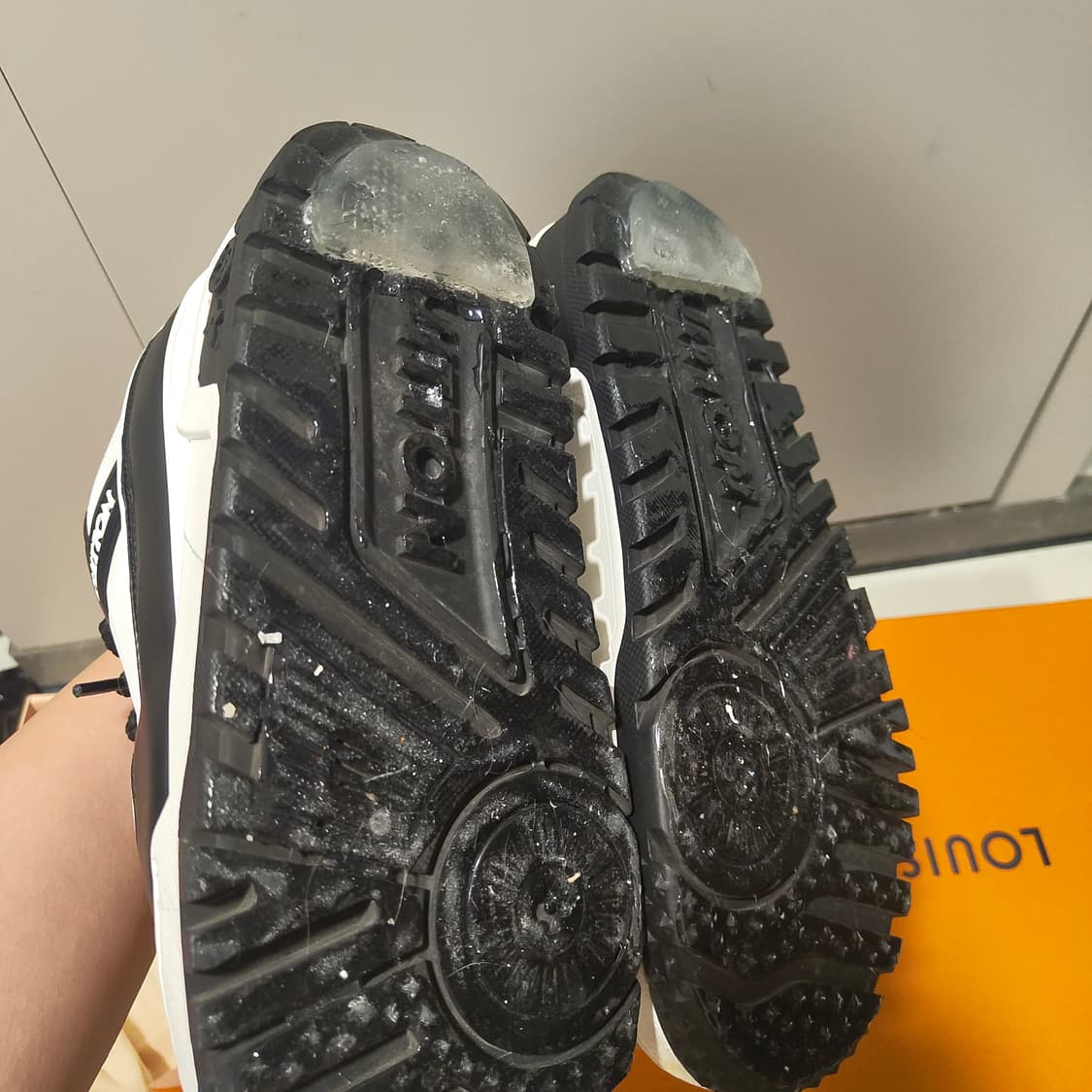 루이비통 맥시 트레이너 7.5 상품이미지8