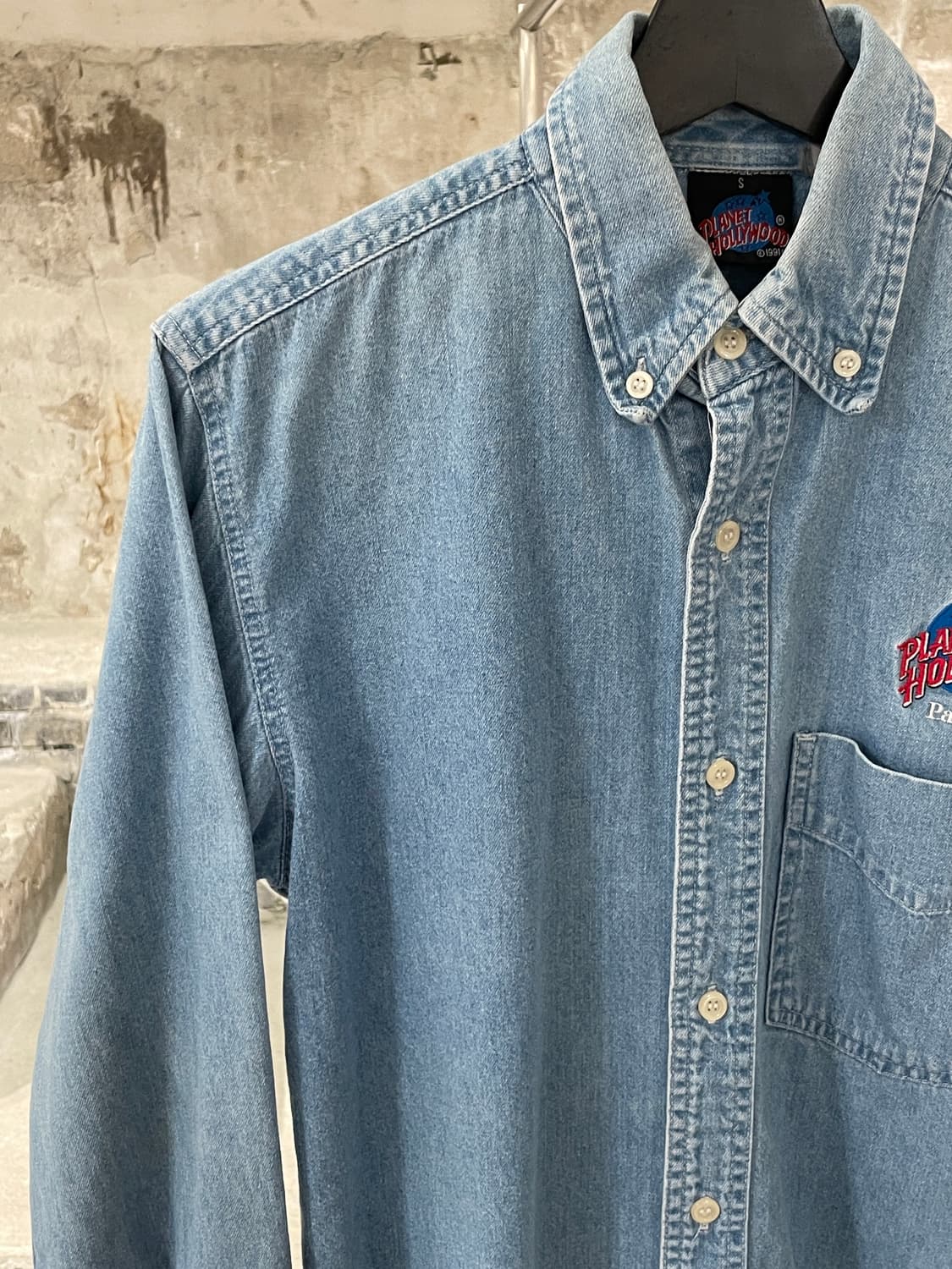 플래닛 할리우드 연청 싱글 포켓 데님 셔츠 상품이미지2