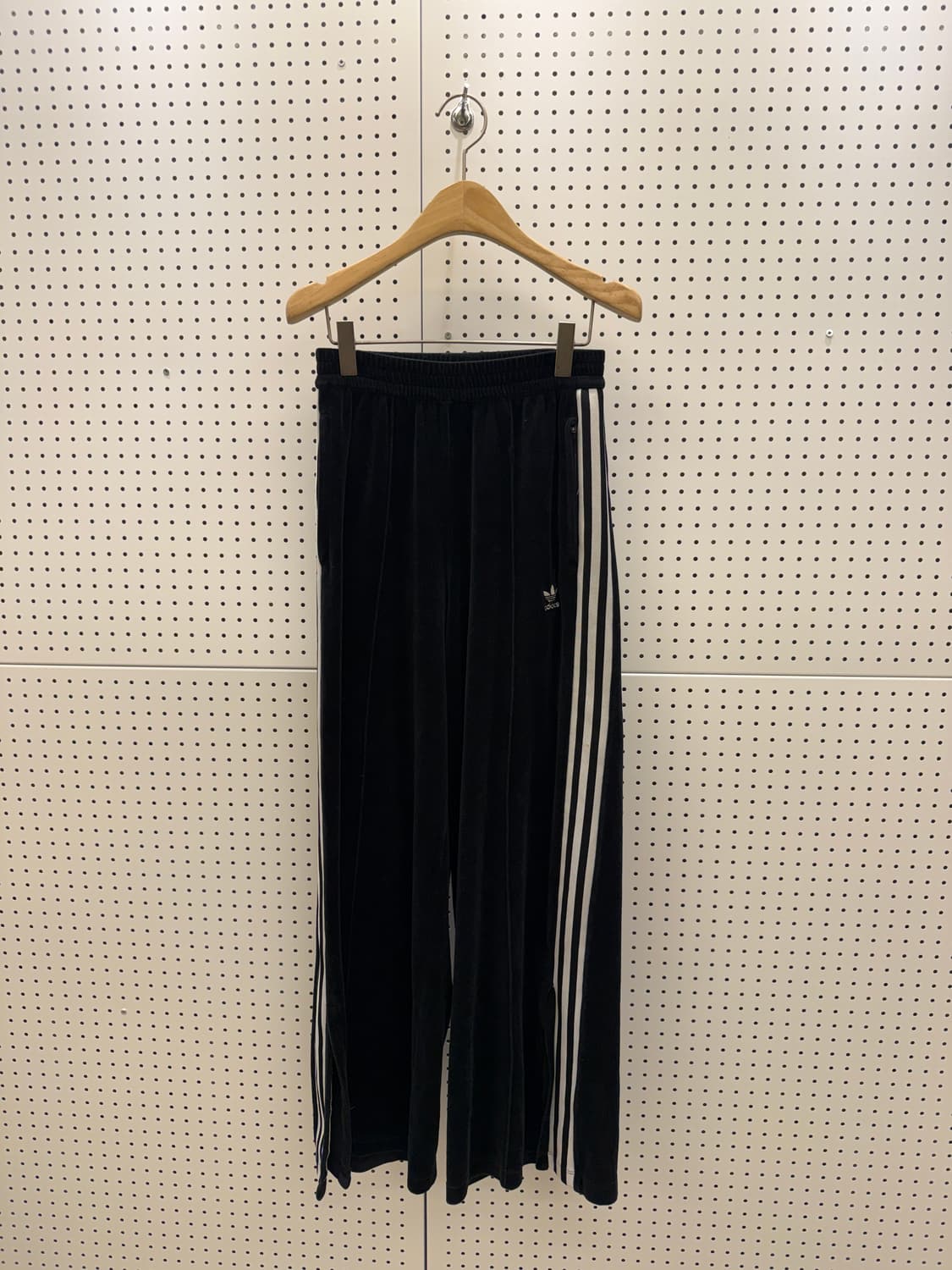 아디다스 벨벳 트랙팬츠 U1242 상품이미지3