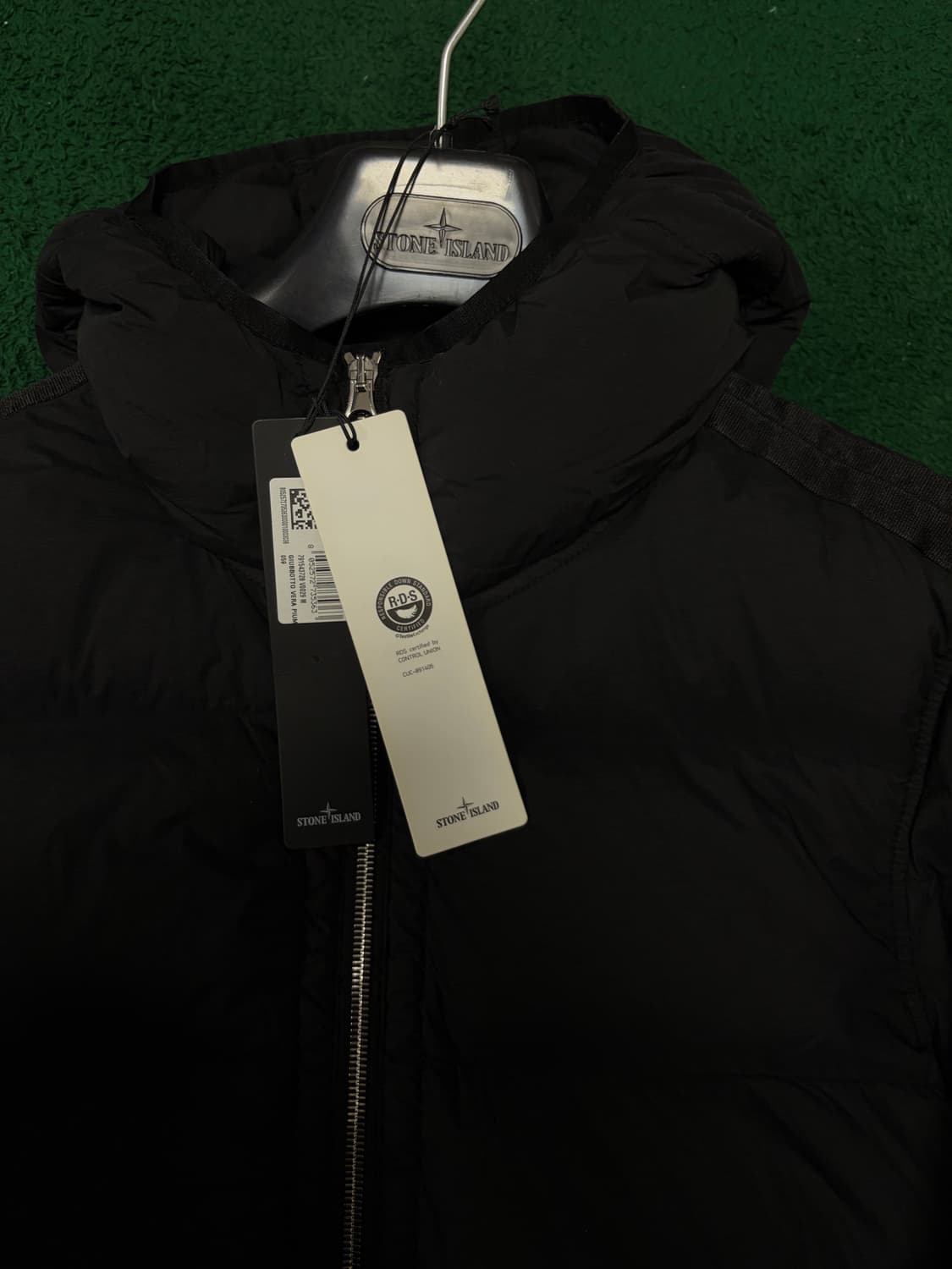 M) 23fw 스톤아일랜드 심리스 터널패딩 블랙 상품이미지4