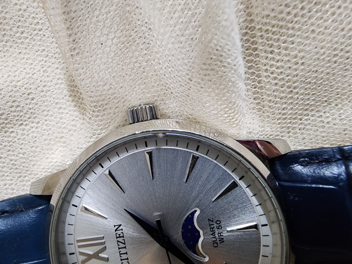 시티즌 문페이즈 쿼츠 가죽 시계 상품이미지7