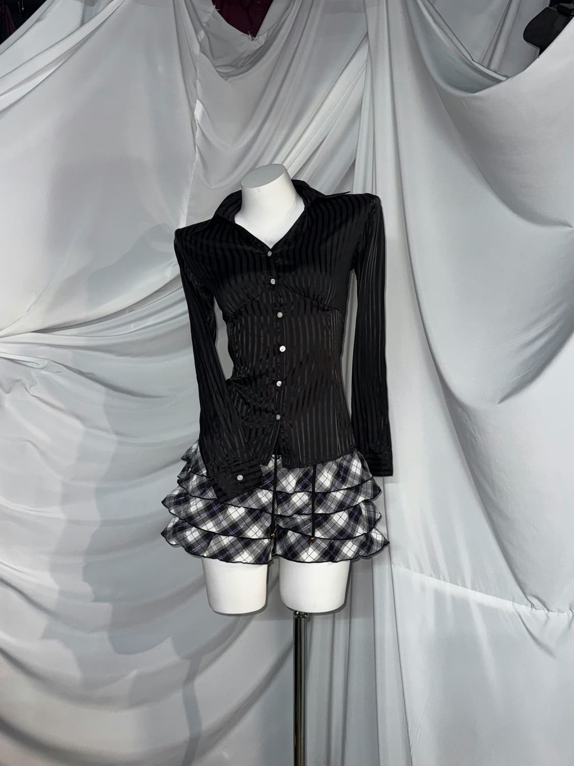 버버리 쇼콜라깔 무채색 키치 코디세트  상품이미지4