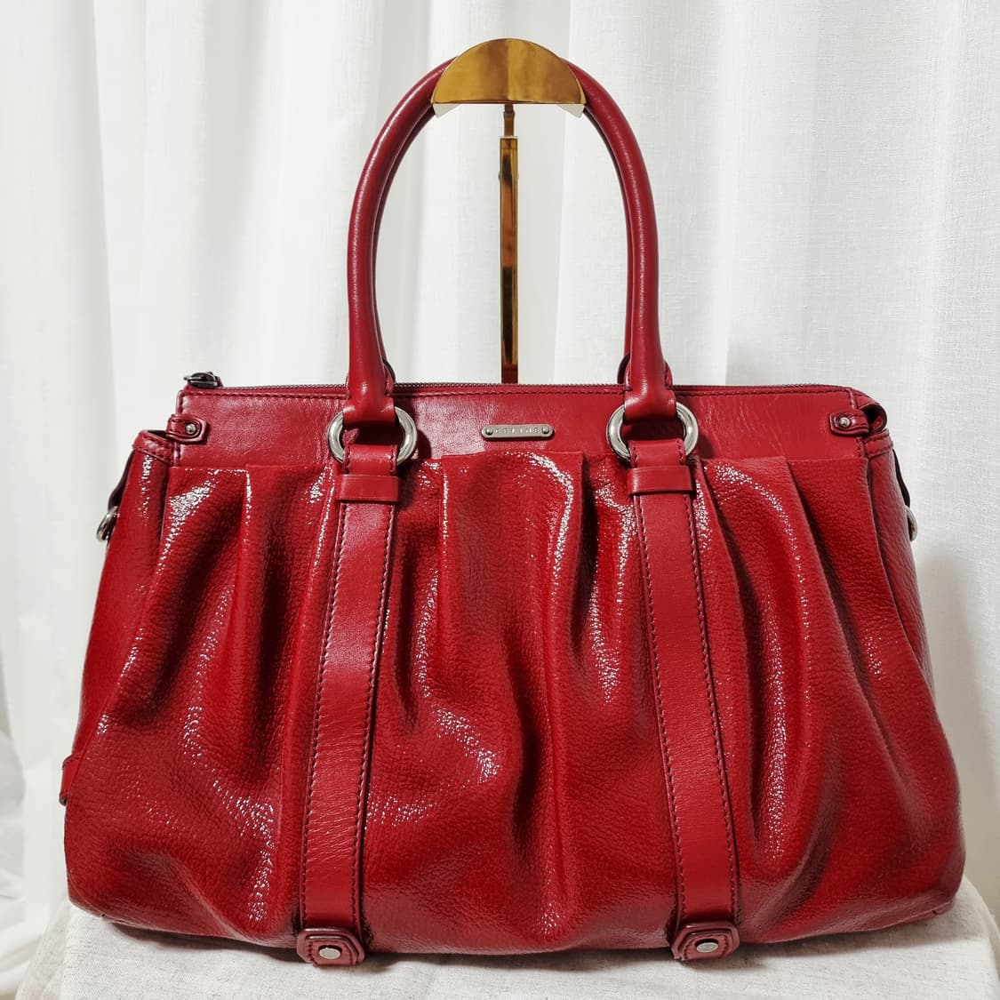 셀린느 레드 에나멜 가죽 토트백 (사이즈 넉넉함) 상태양호 상품이미지1
