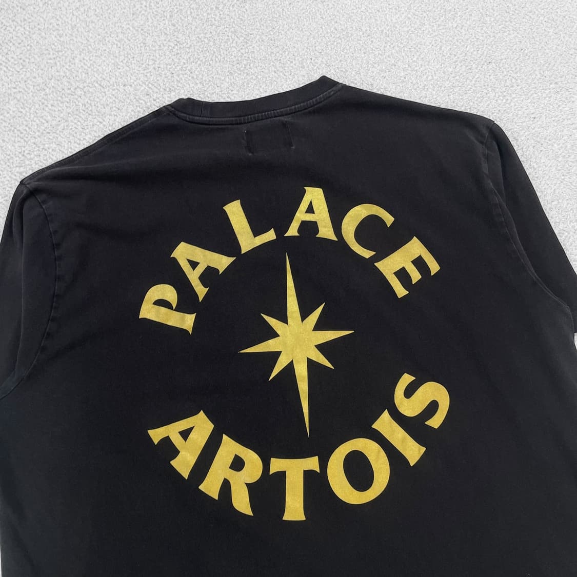 팔라스 Palace x 스텔라 24ss 아르투아 반팔티 상품이미지4