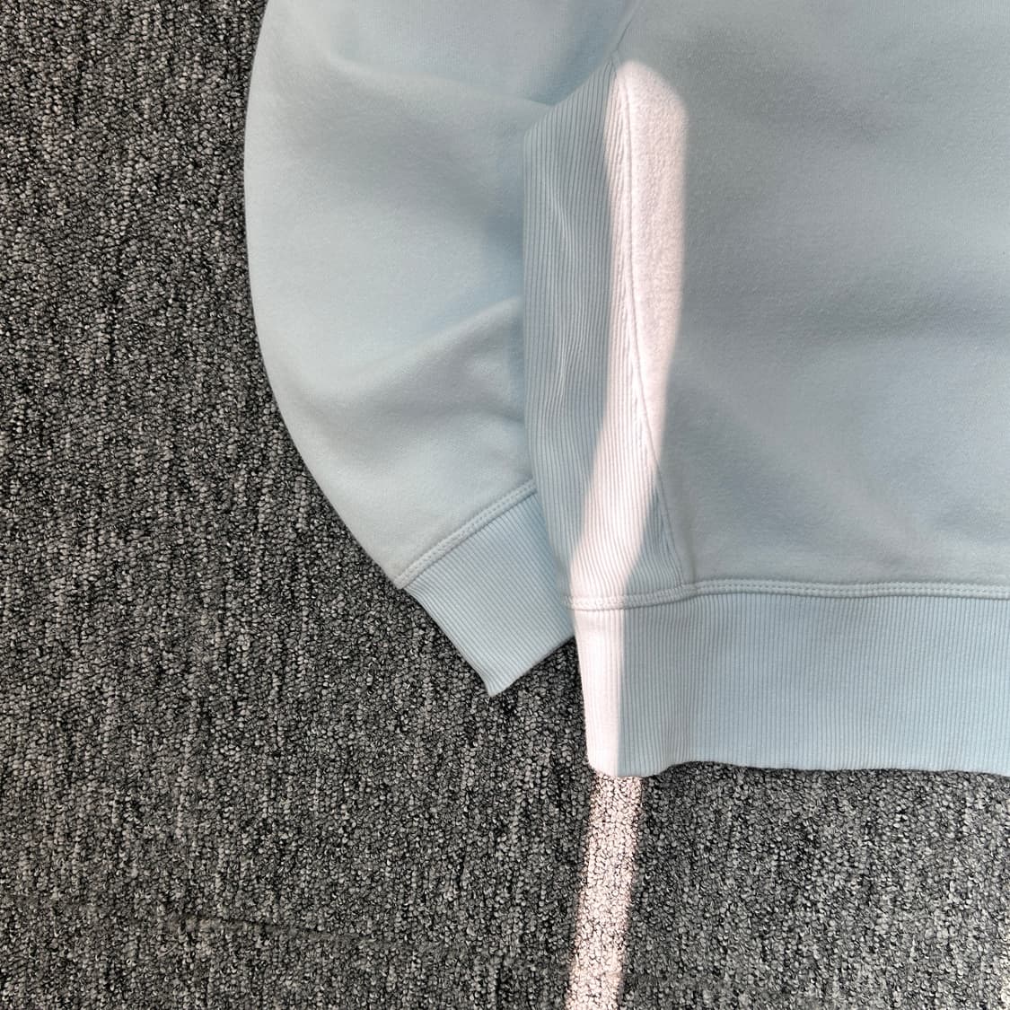 캘빈클라인 스카이블루 기모 맨투맨 상품이미지3