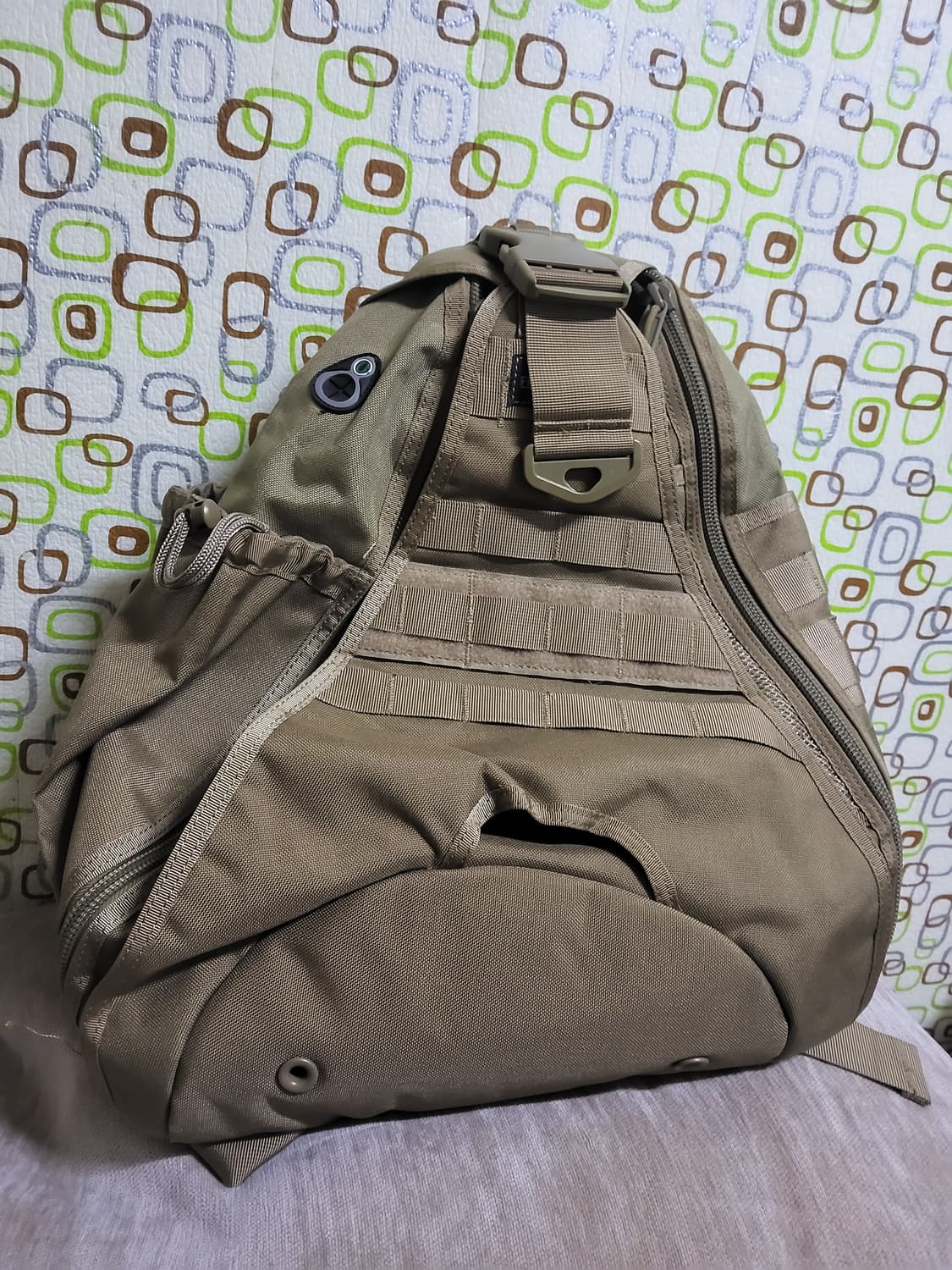 프리솔져 24시 슬링백 카키색  상품이미지1