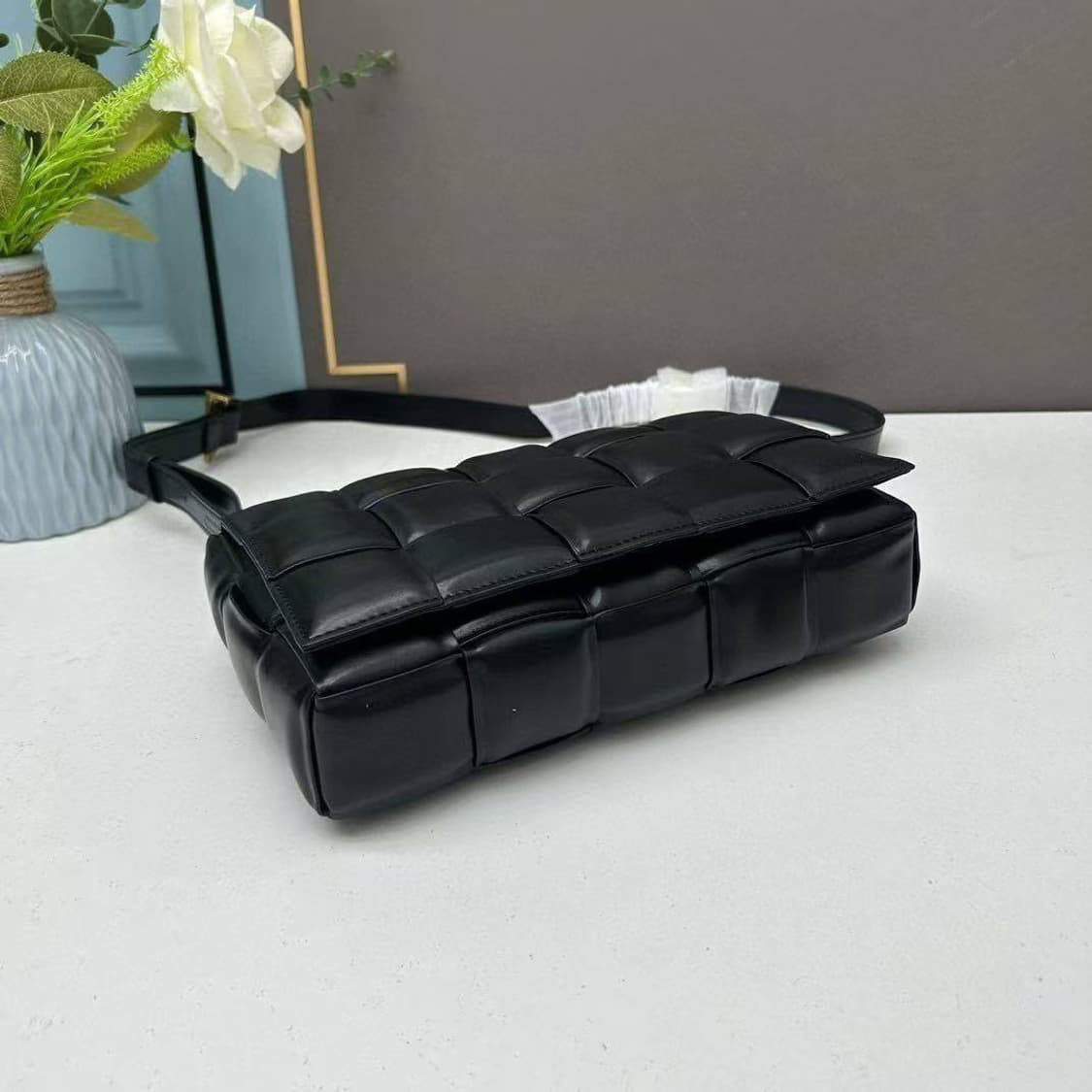 보테가 베네타(Bottega Veneta) 카세트 백 상품이미지3