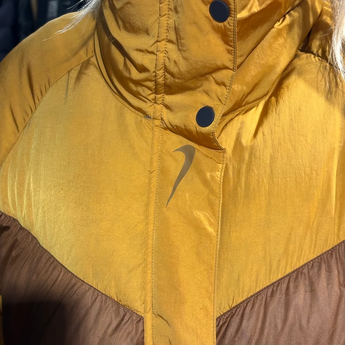 나이키 된장 브라운 배색 빅스우시 올드스쿨 덕다운 오리털 다운 필 패딩  상품이미지2