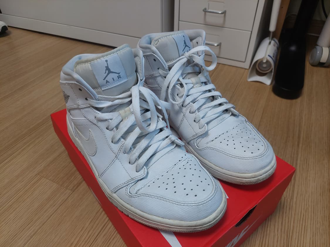 나이키 에어 조던 1 미드 '화이트 쿨그레이' 상품이미지3
