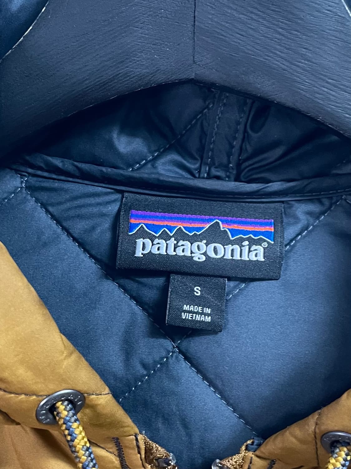 파타고니아 다이아몬드 퀼티드 봄버 후디 자켓 (on.18) 상품이미지5