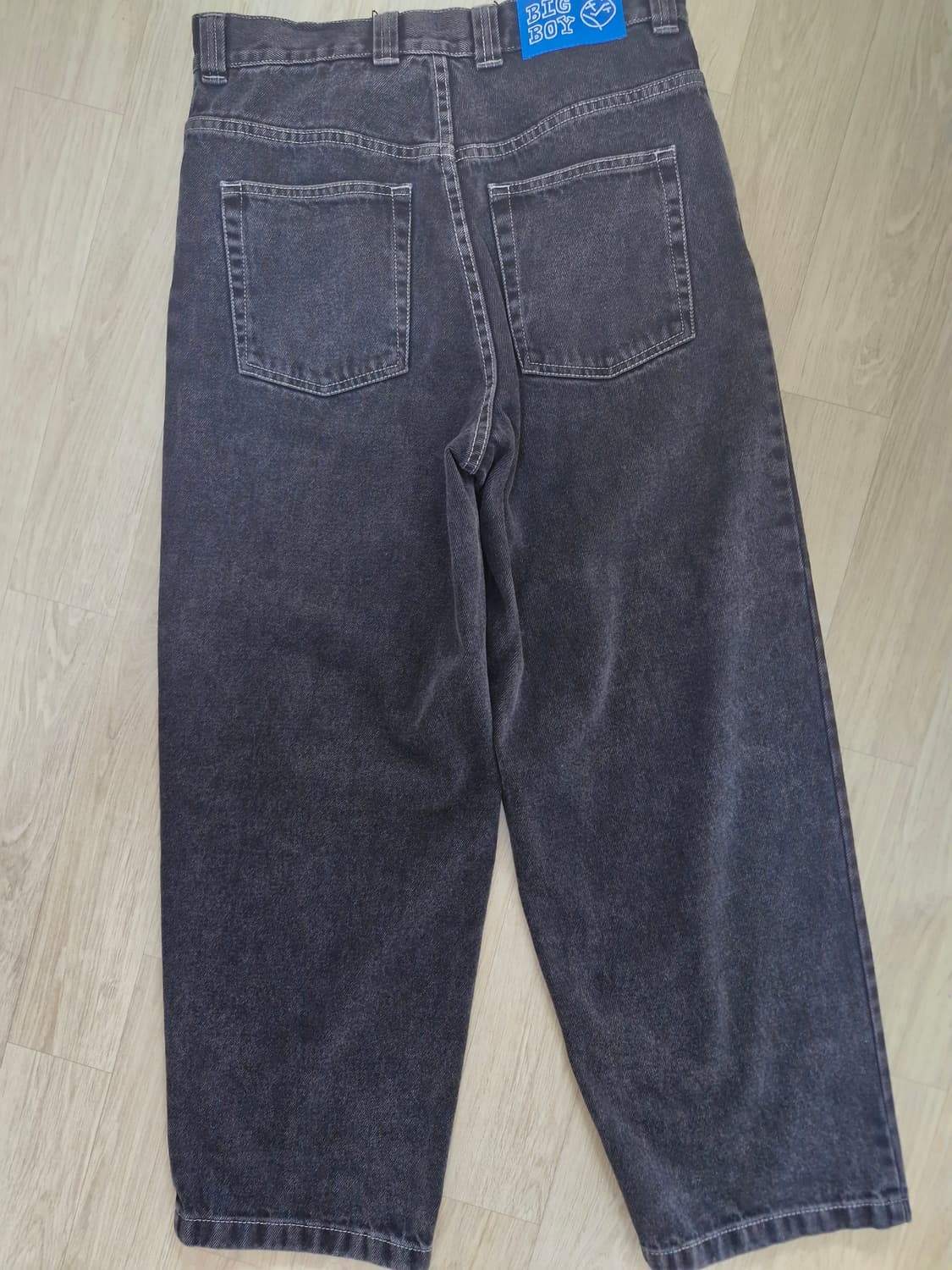 폴라 빅보이 팬츠 실버블랙 S사이즈 판매합니다 상품이미지3