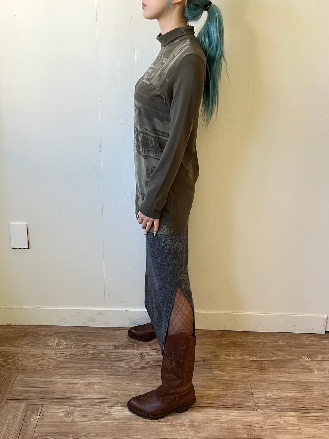 trente-cinq 올리브 카키 그래픽 터틀넥 상품이미지7