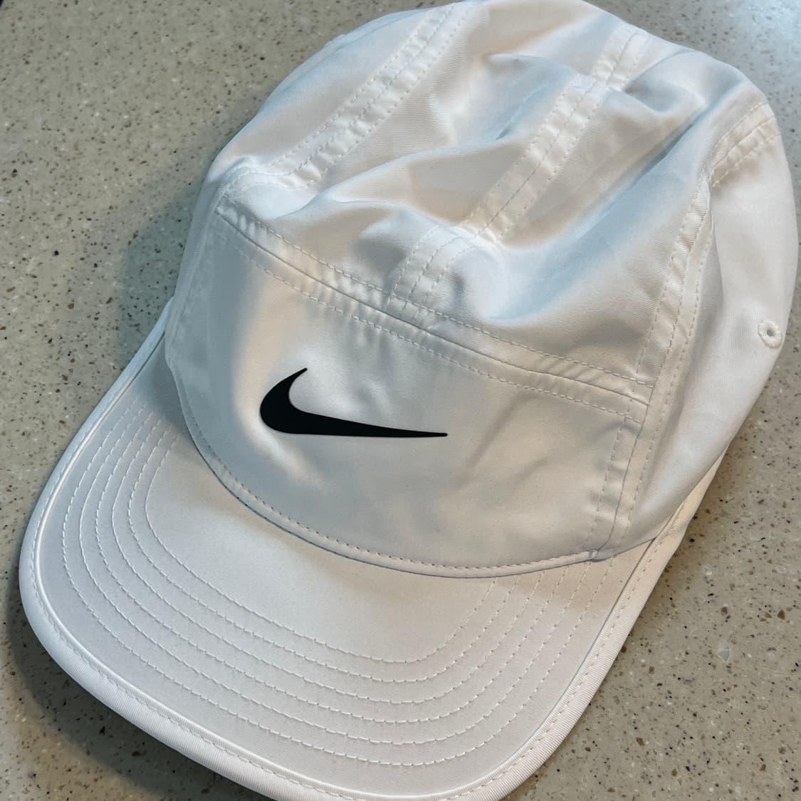 나이키 드라이핏 플라이 스우시 러닝 캡 상품이미지1