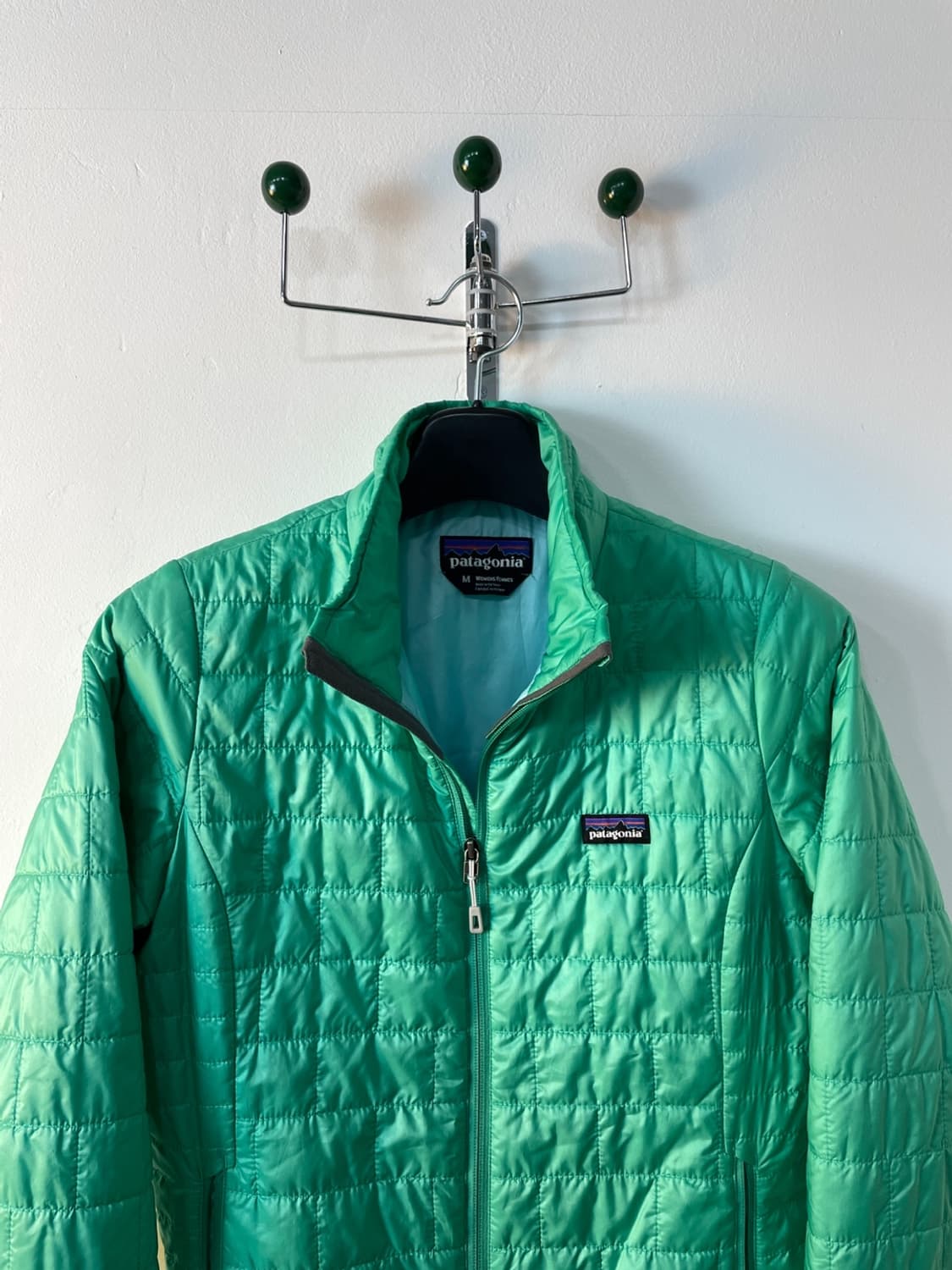 파타고니아 프리마로프트 경량 패딩  상품이미지1