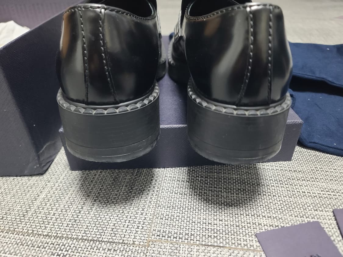 프라다 초콜릿 브러시드 레더 로퍼 9 사이즈 상품이미지5