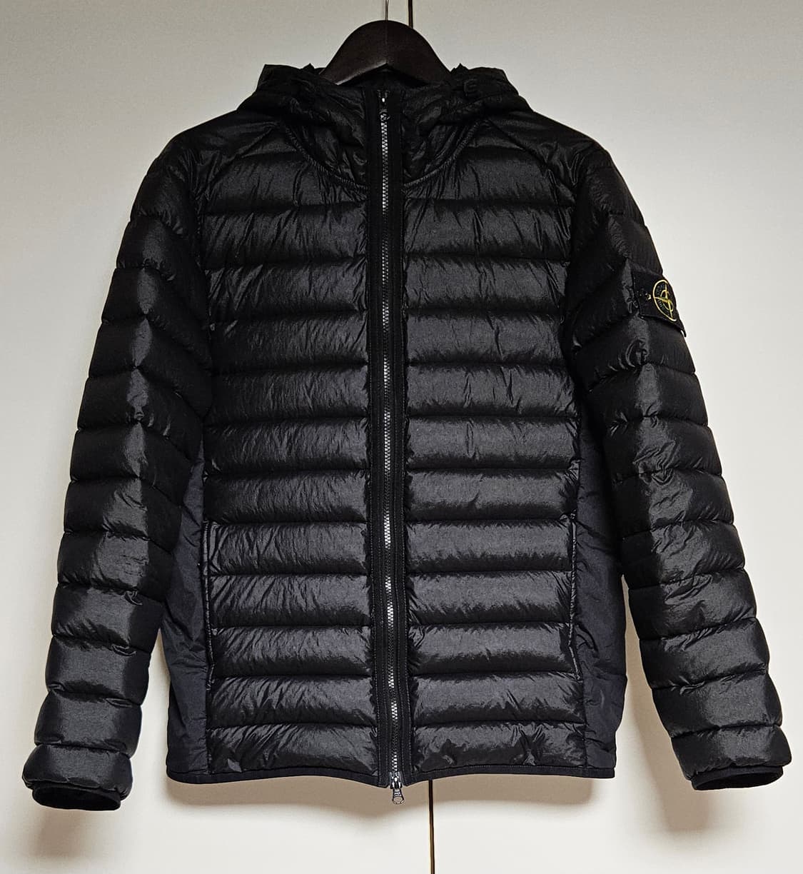 (급처.정품보증서유)스톤아일랜드 25ss 룸우븐 경량패딩 M 새제품 상품이미지2