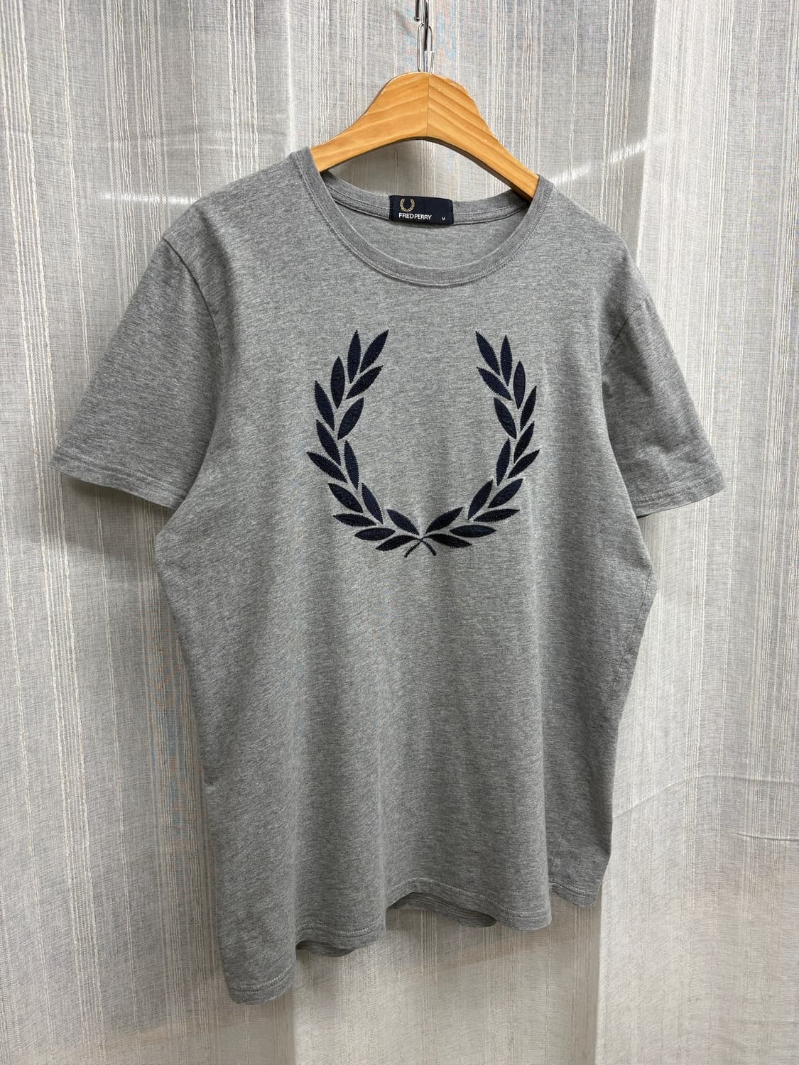 프레드페리 빅 로렐 로고 반팔 티셔츠 상품이미지1