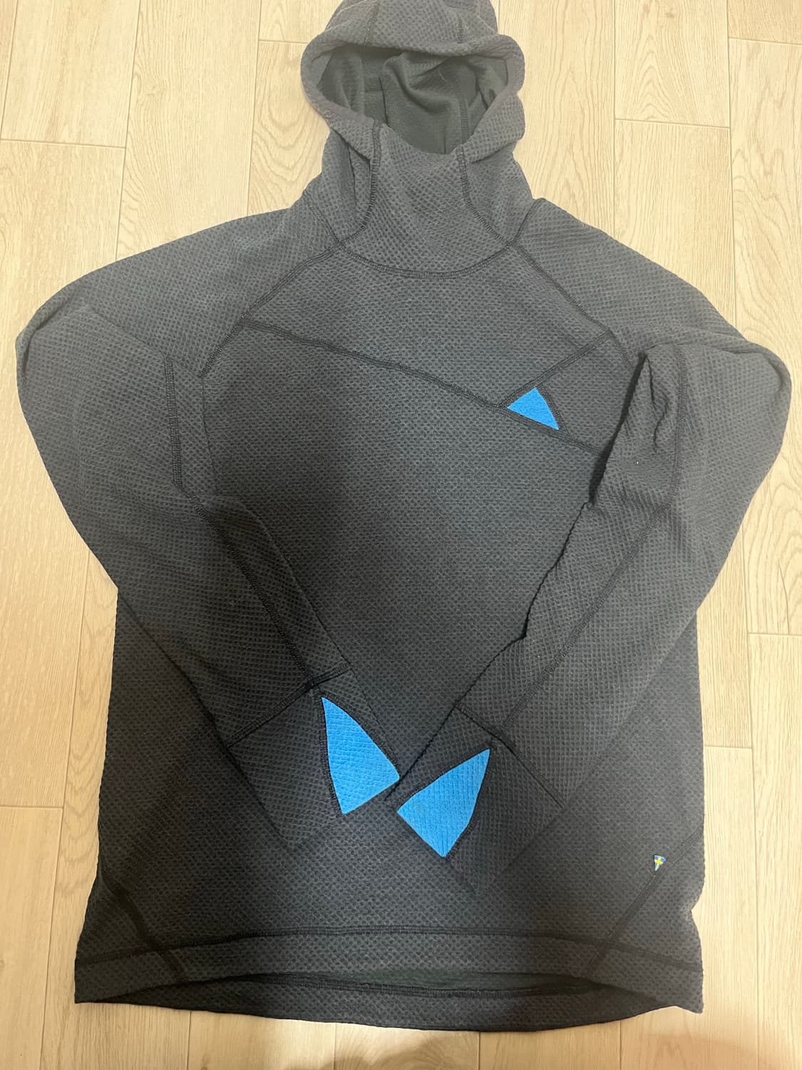 클라터뮤젠 후드티 m 상품이미지1