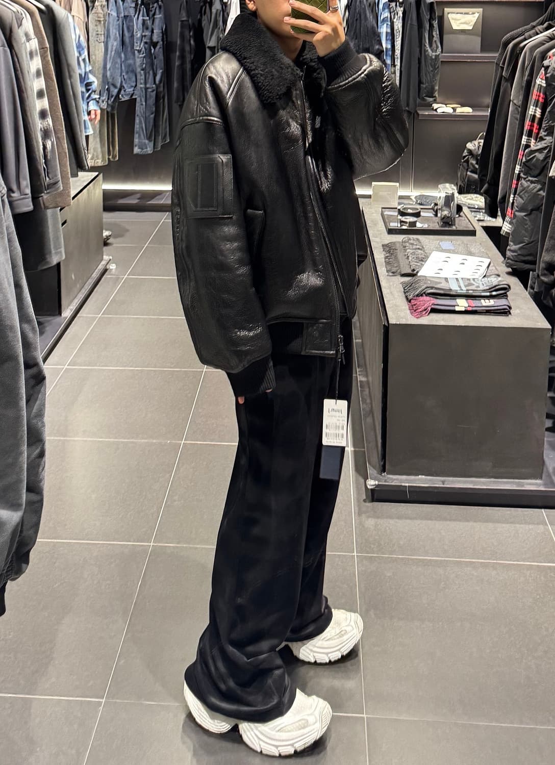 준지 25fw 무스탕 마원 점퍼 48 상품이미지1