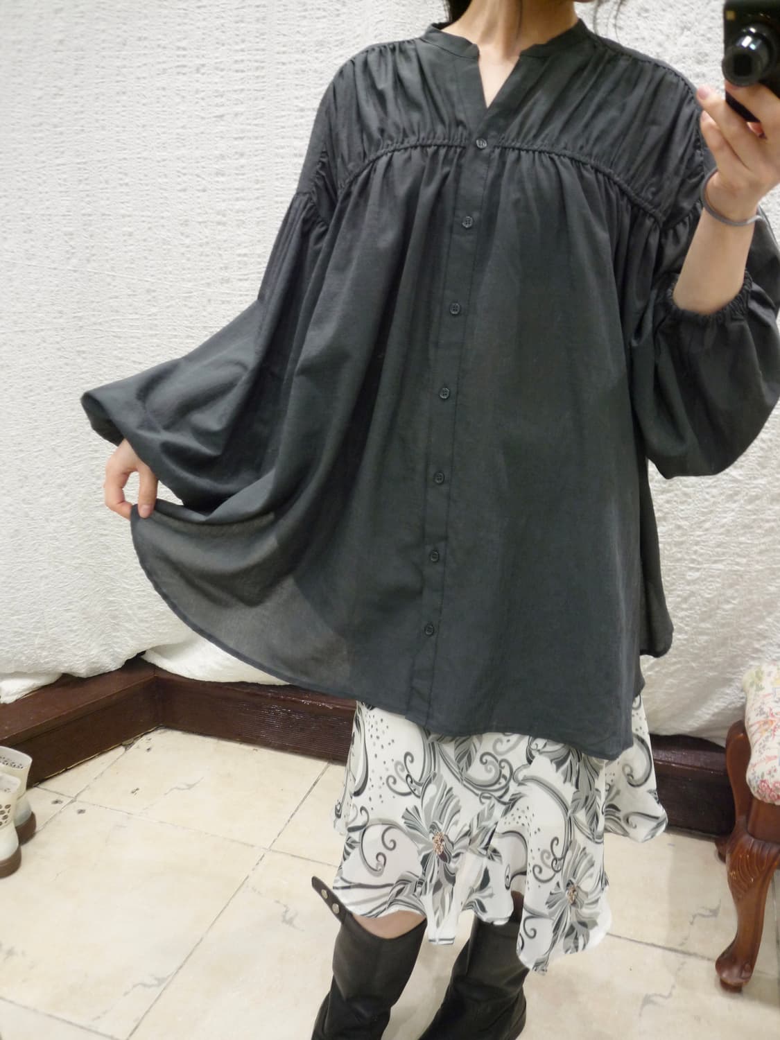 charcoal shirred blouse 상품이미지1