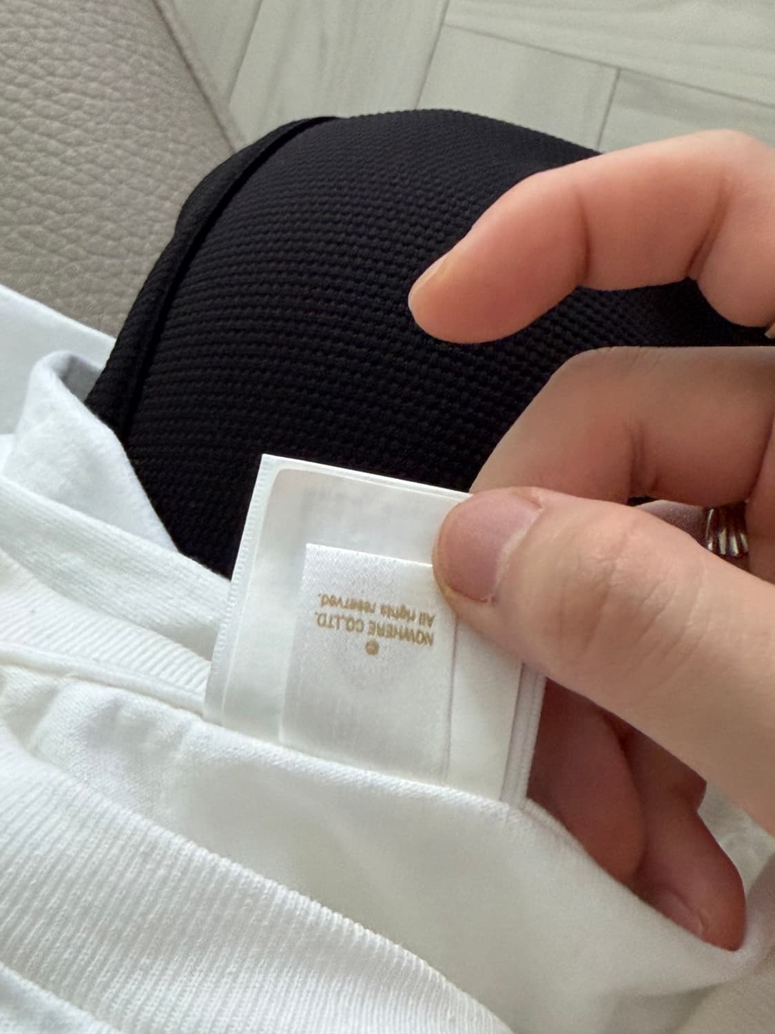 배이프 컬리지 반팔 화이트 2xl판매합니다 상품이미지3