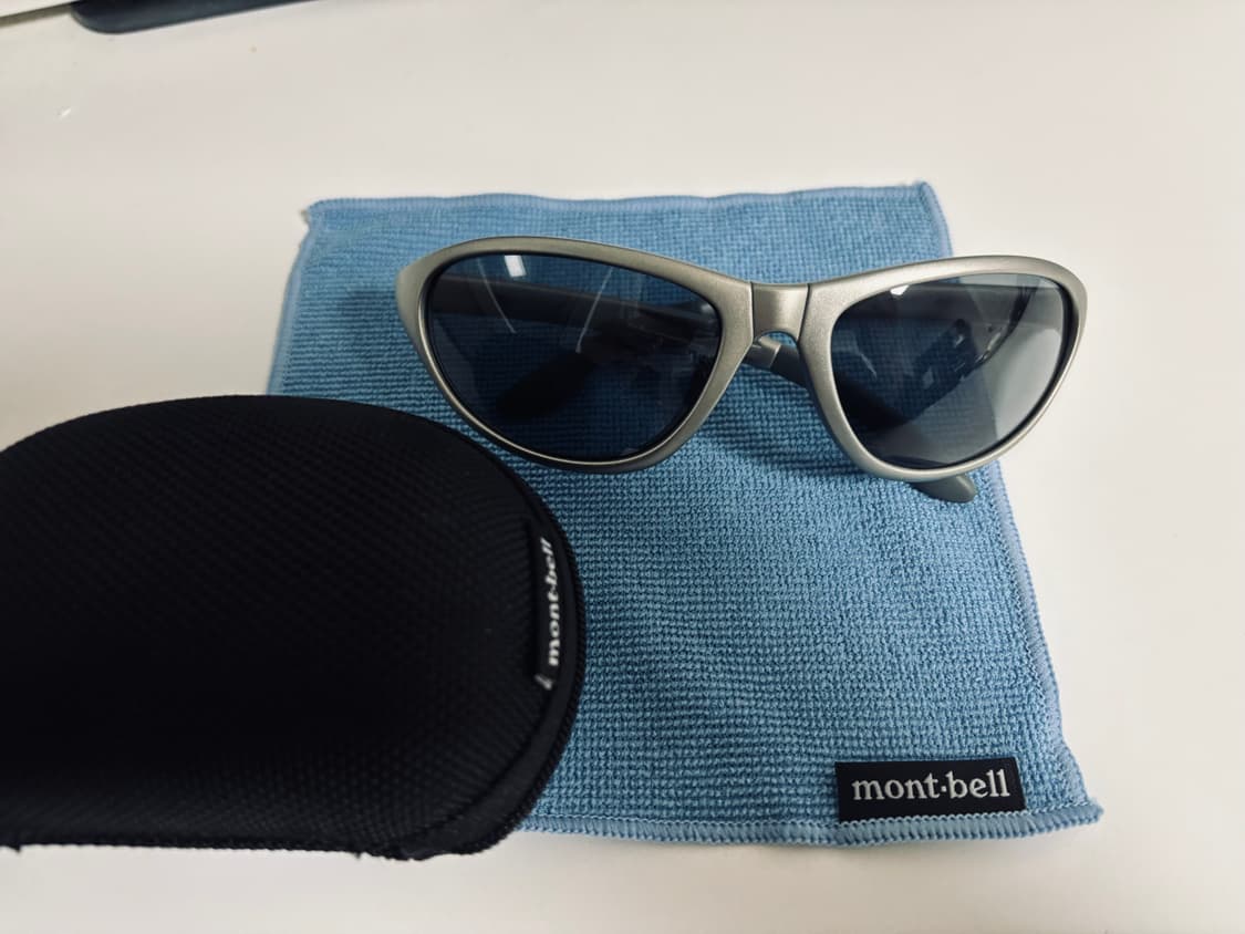 몽벨 트레킹 안경 실버 메탈릭 라이트 그레이 상품이미지1
