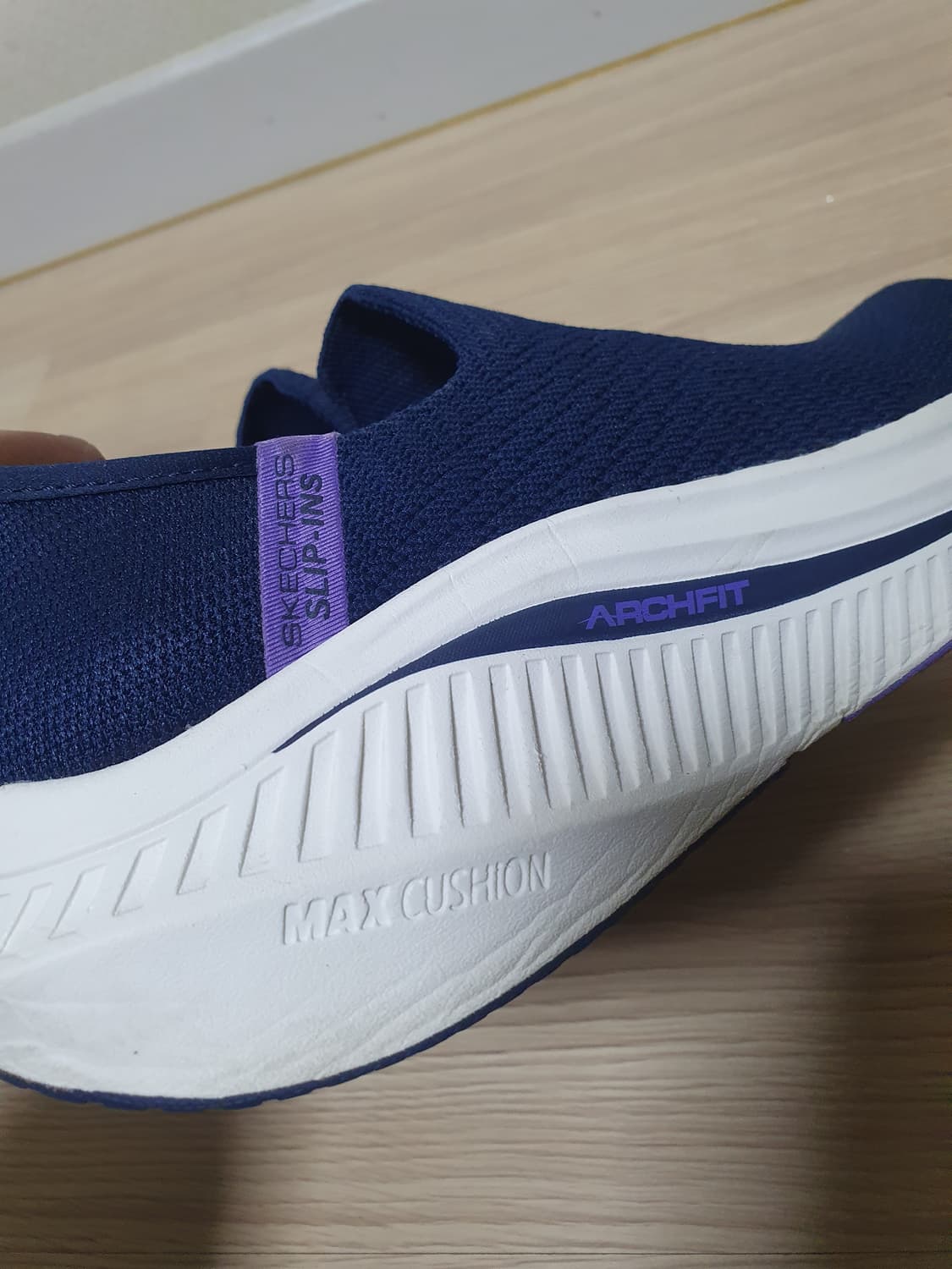 스케쳐스 맥스쿠셔닝 아치핏 슬립온 235 상품이미지6