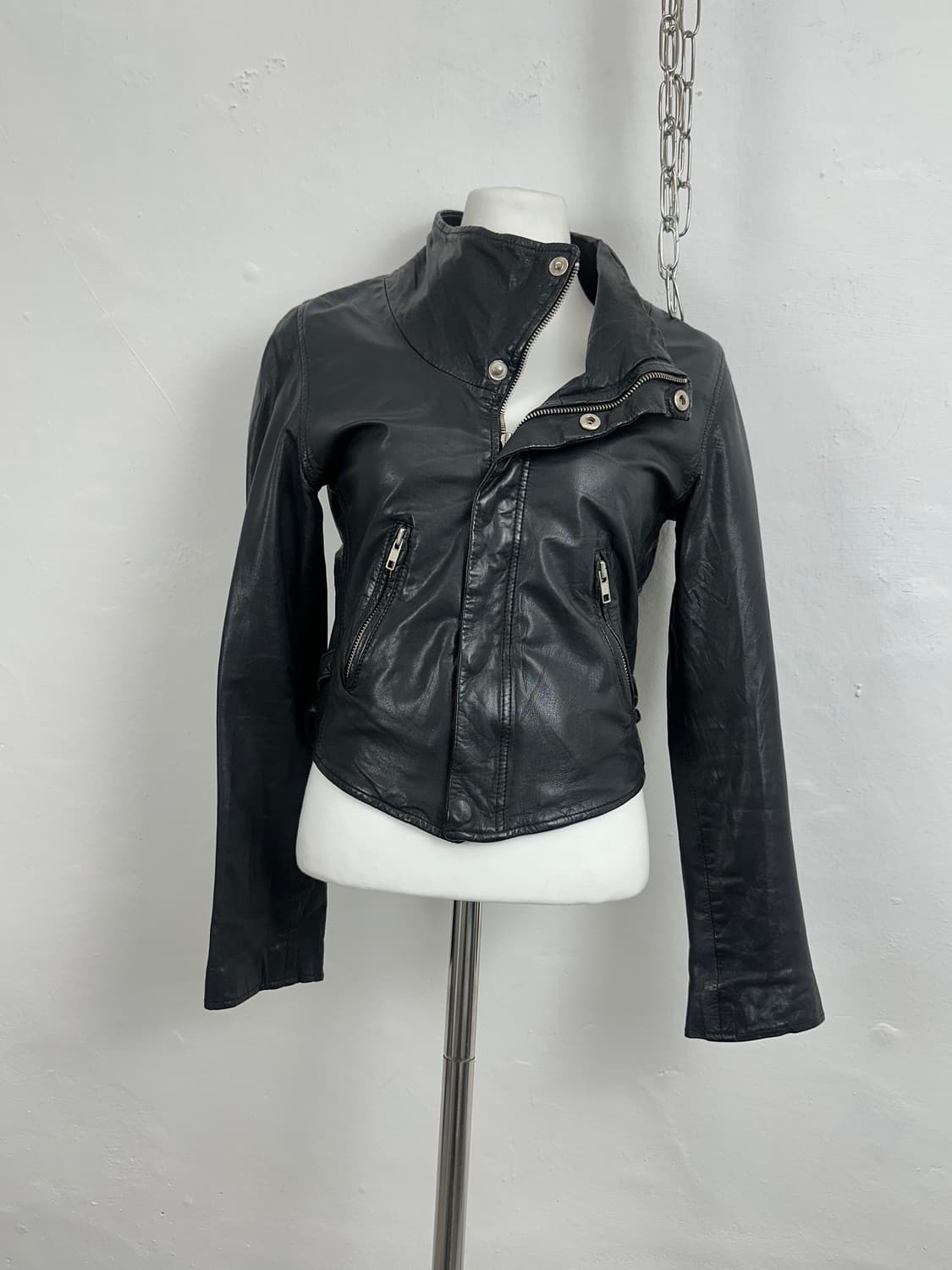 High-Neck Cropped Goatskin Jacket 상품이미지3