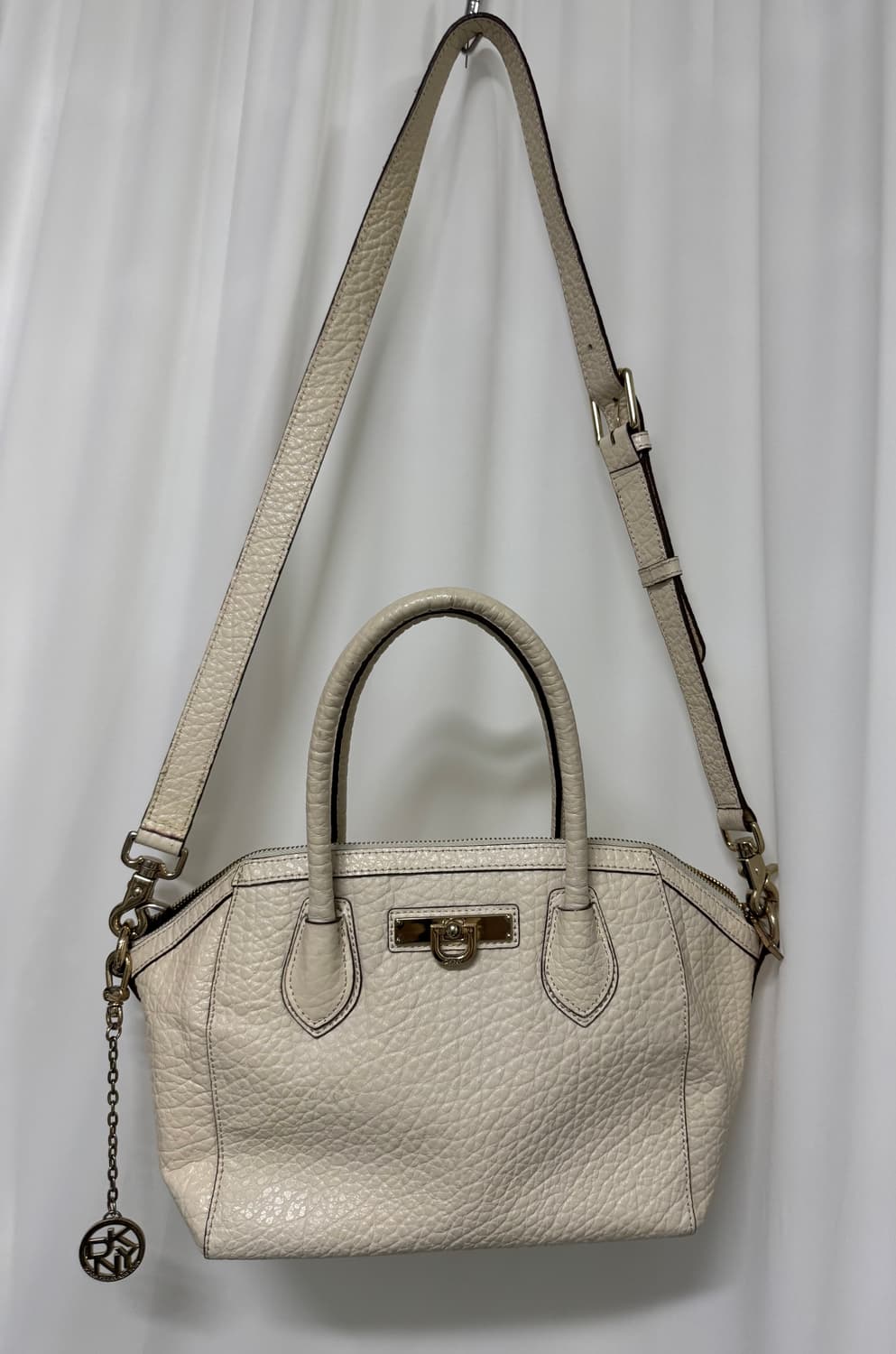 DKNY 가죽 토트 숄더백 상품이미지4