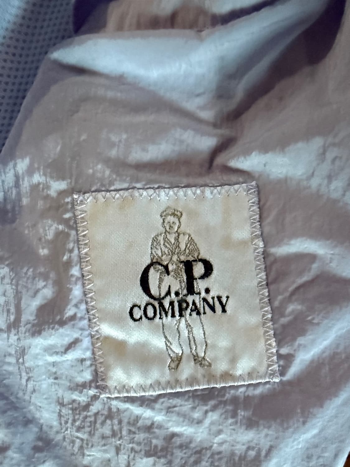 CP컴퍼니 크롬-R 렌즈 오버셔츠 (A급) 상품이미지3