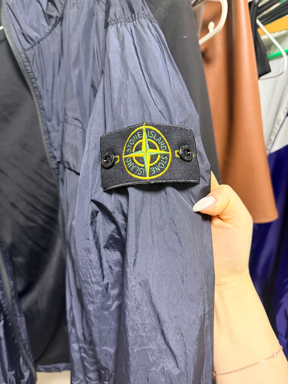 스톤 아일랜드 바람막이 L 네이비 상품이미지3