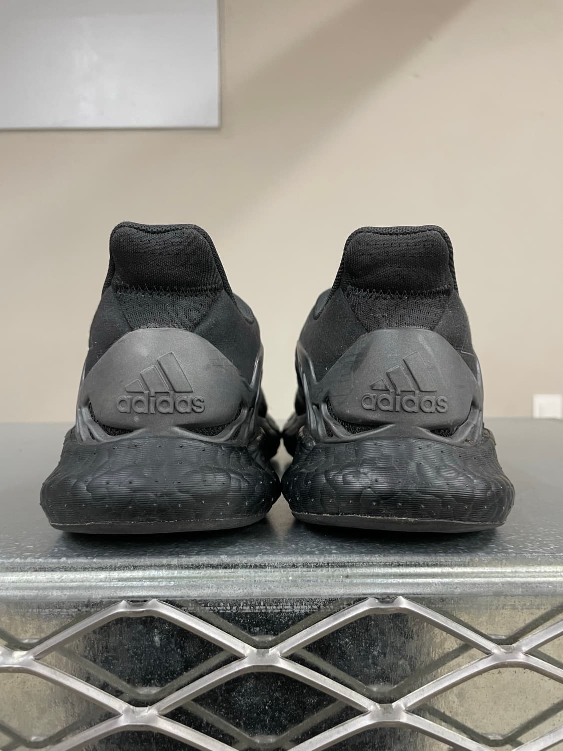 아디다스 x 퍼렐 윌리엄스 클라이마쿨 벤토 블랙 265 상품이미지3