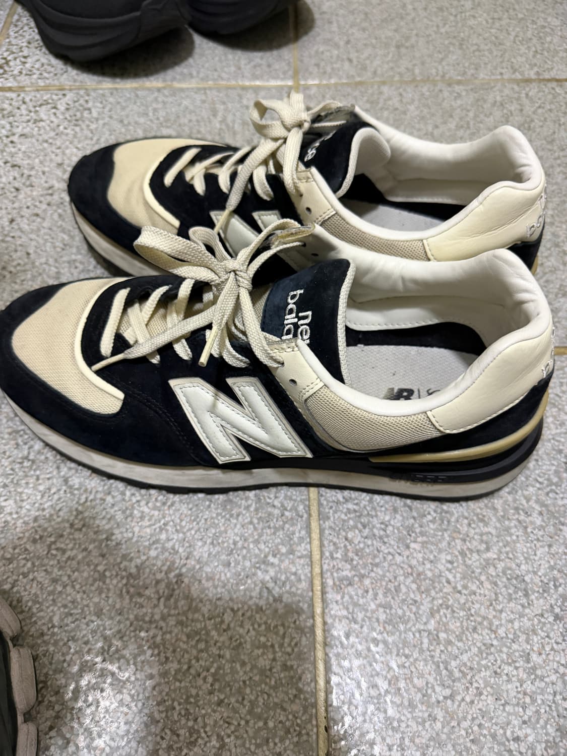 뉴발란스 574 래거시 블랙 상품이미지1