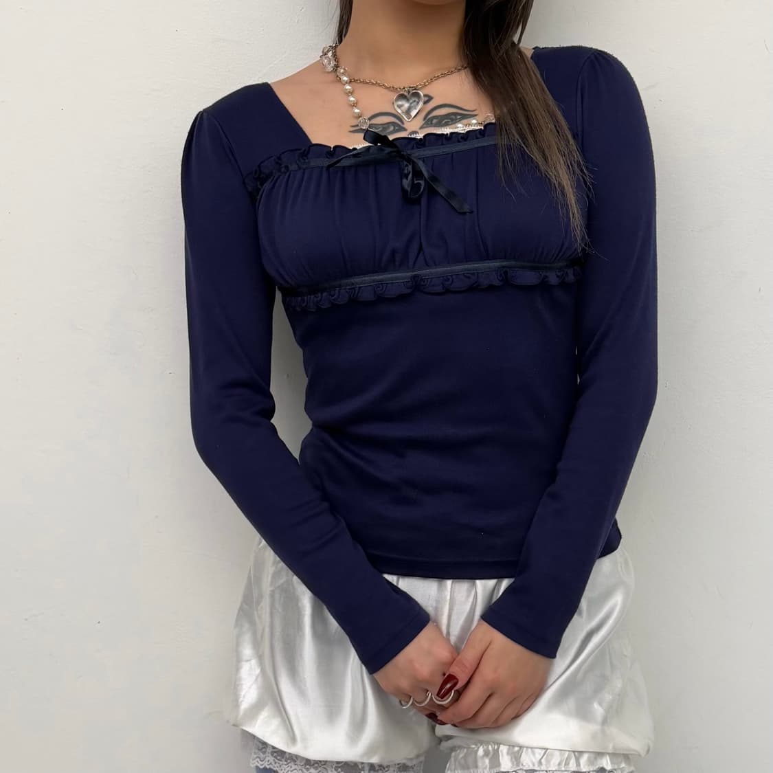 네이비 리본 셔링 스퀘어넥 탑 상품이미지1