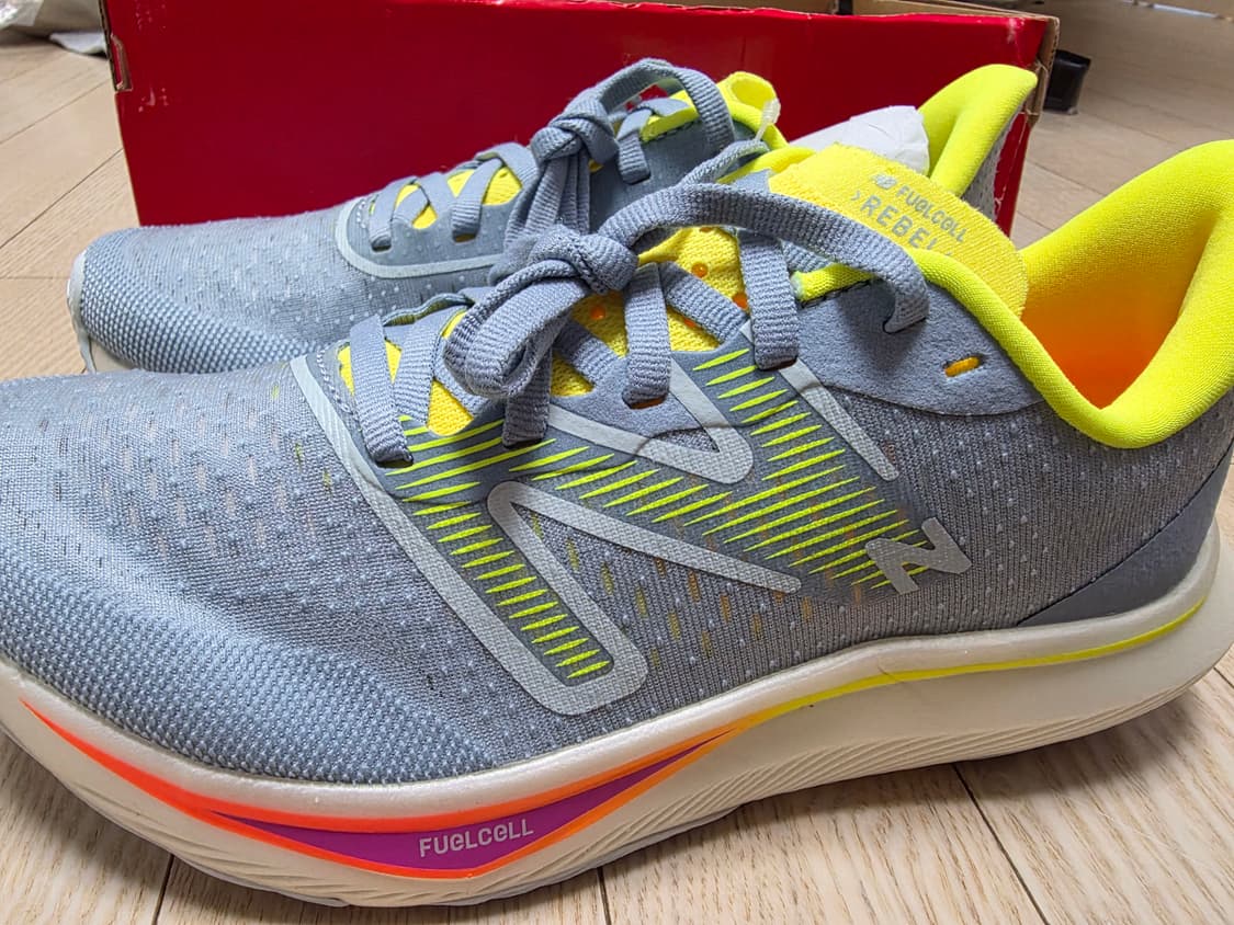 뉴발란스 FuelCell Rebel WIDE 새상품 상품이미지2