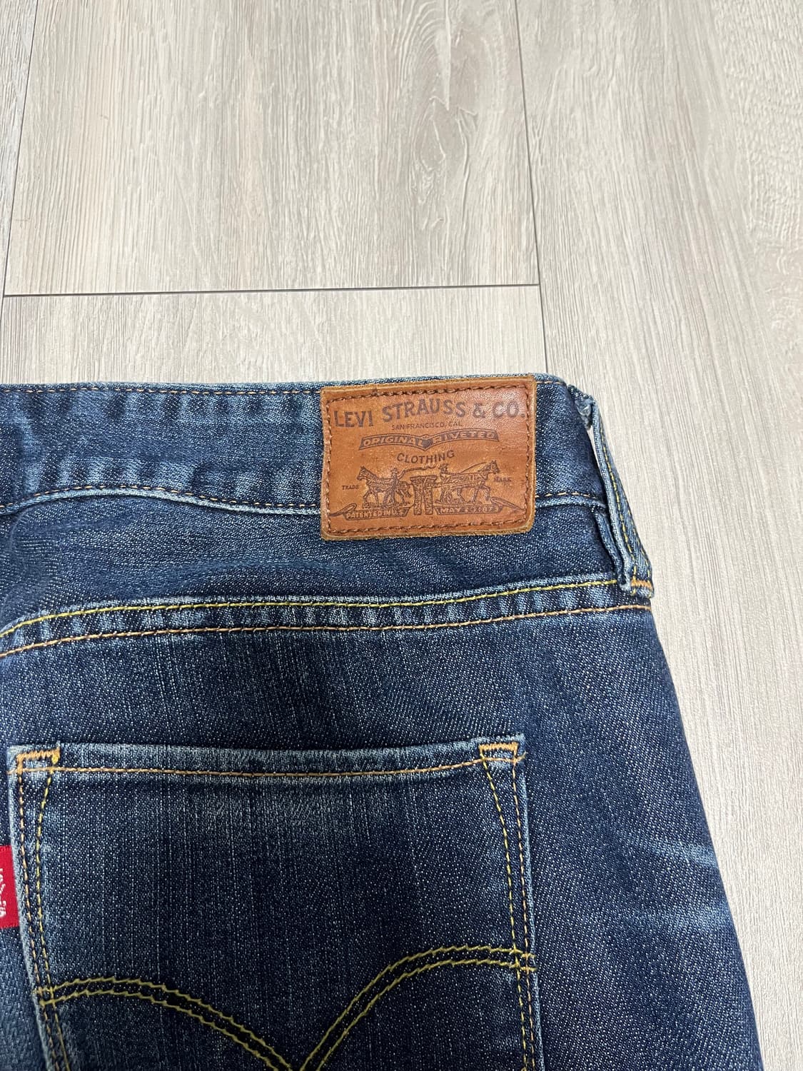 리바이스 여자 청바지 로우라이즈 슬림한 일자핏 상품이미지4