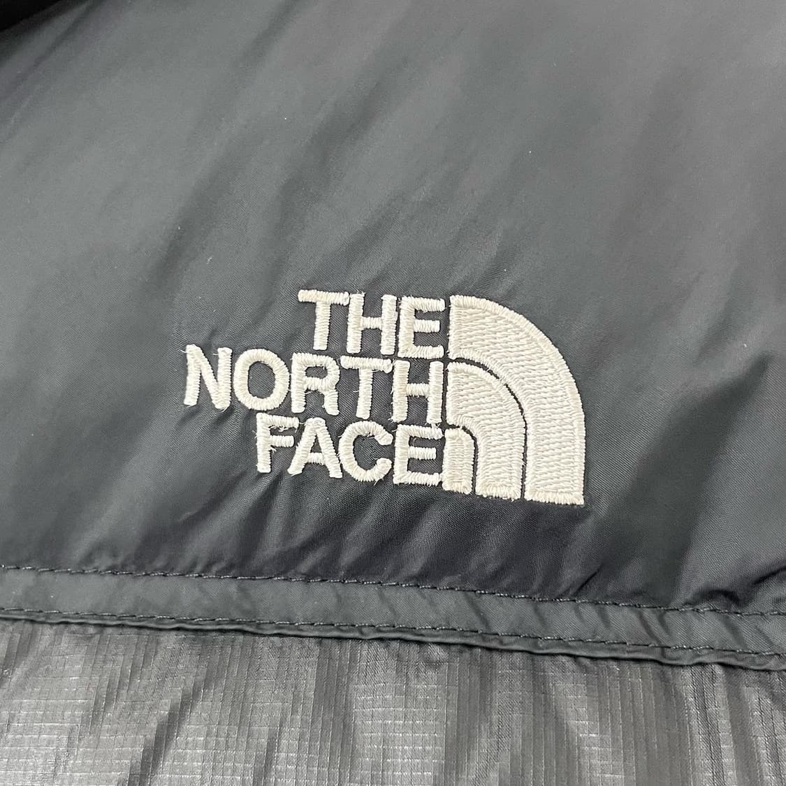 노스페이스 블랙 눕시 700 구스 다운 지켓 상품이미지3