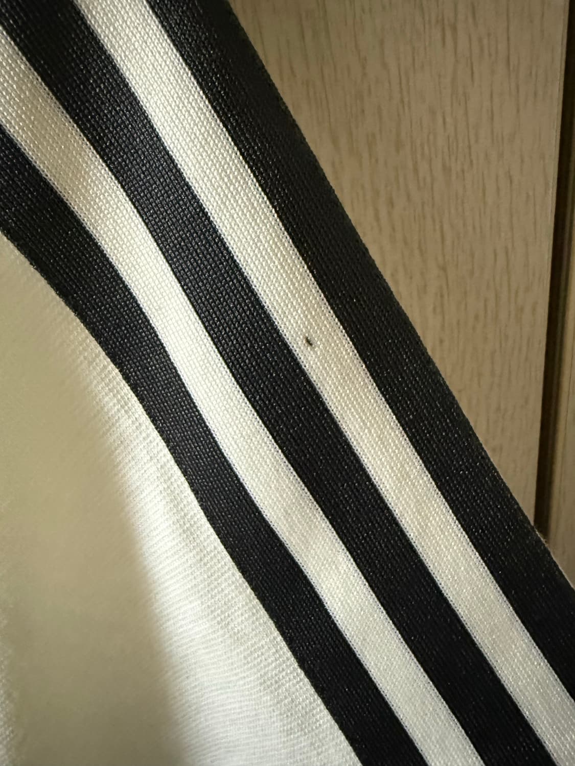 아디다스 오프화이트 반팔 상품이미지2