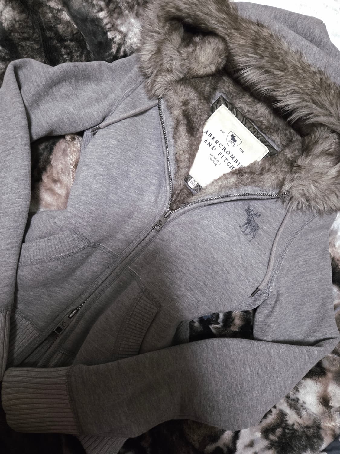 그레이 아베크롬비 니트 투웨이 후드집업 울프죠   상품이미지1