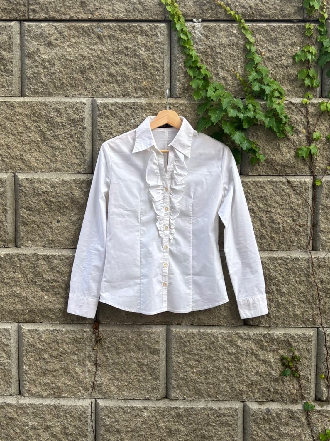 White Frill Shirts 상품이미지1