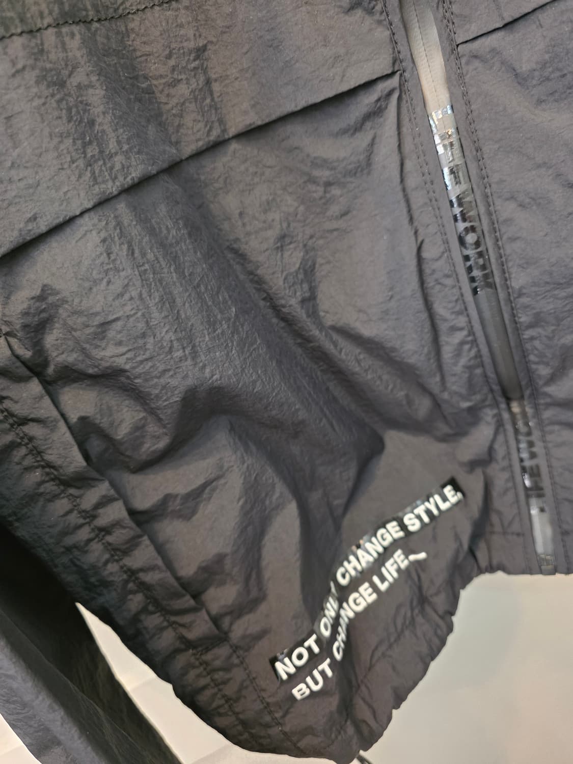 라이프워크 로고 드로 스트링 윈드브레이커 블랙 바람막이 후드 집업 상품이미지5